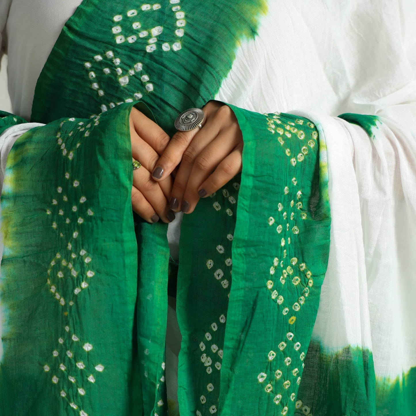 Kutch Bandhani Tie-Dye Cotton Dupatta 01