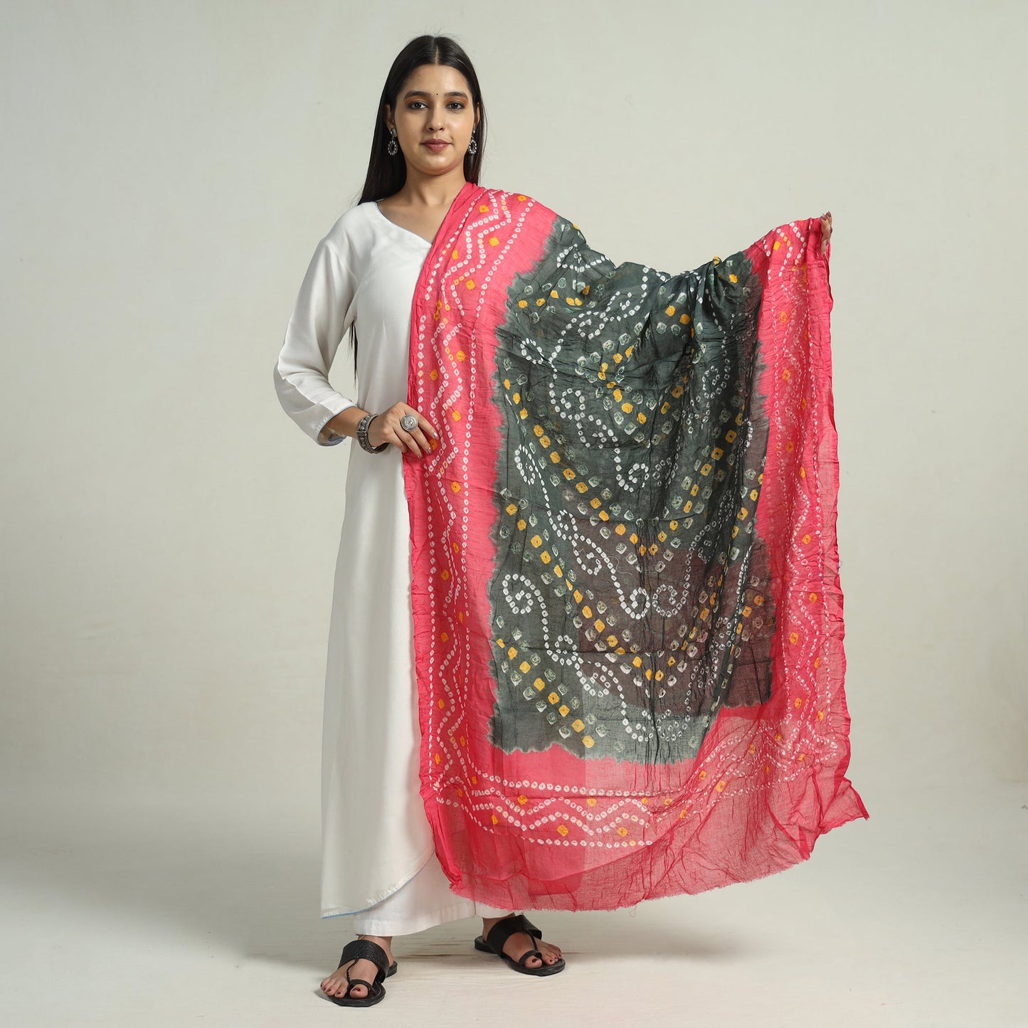 Kutch Bandhani Tie-Dye Mul Cotton Dupatta 27