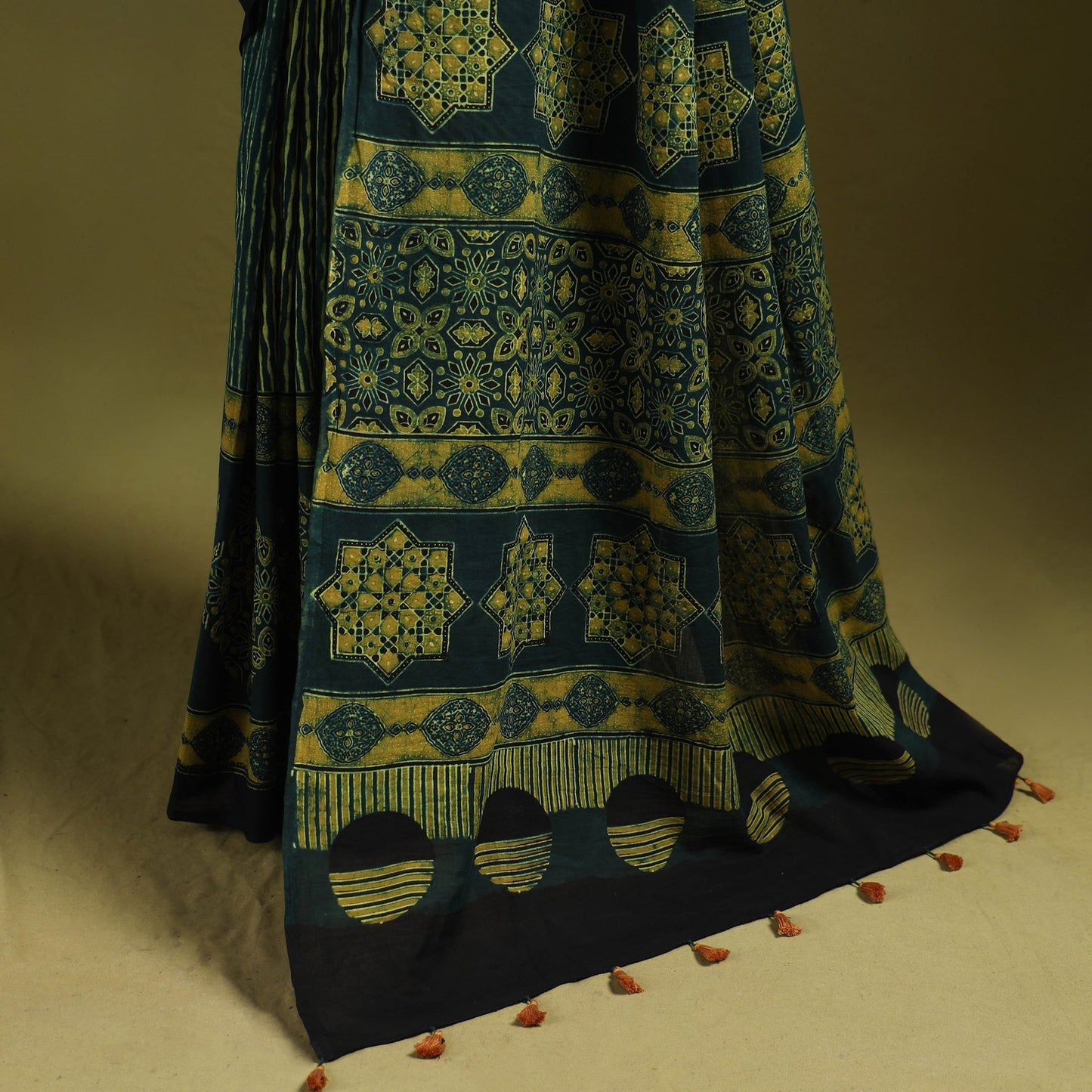 Kutch hand block print natural dyed pure mul cotton ajrakh