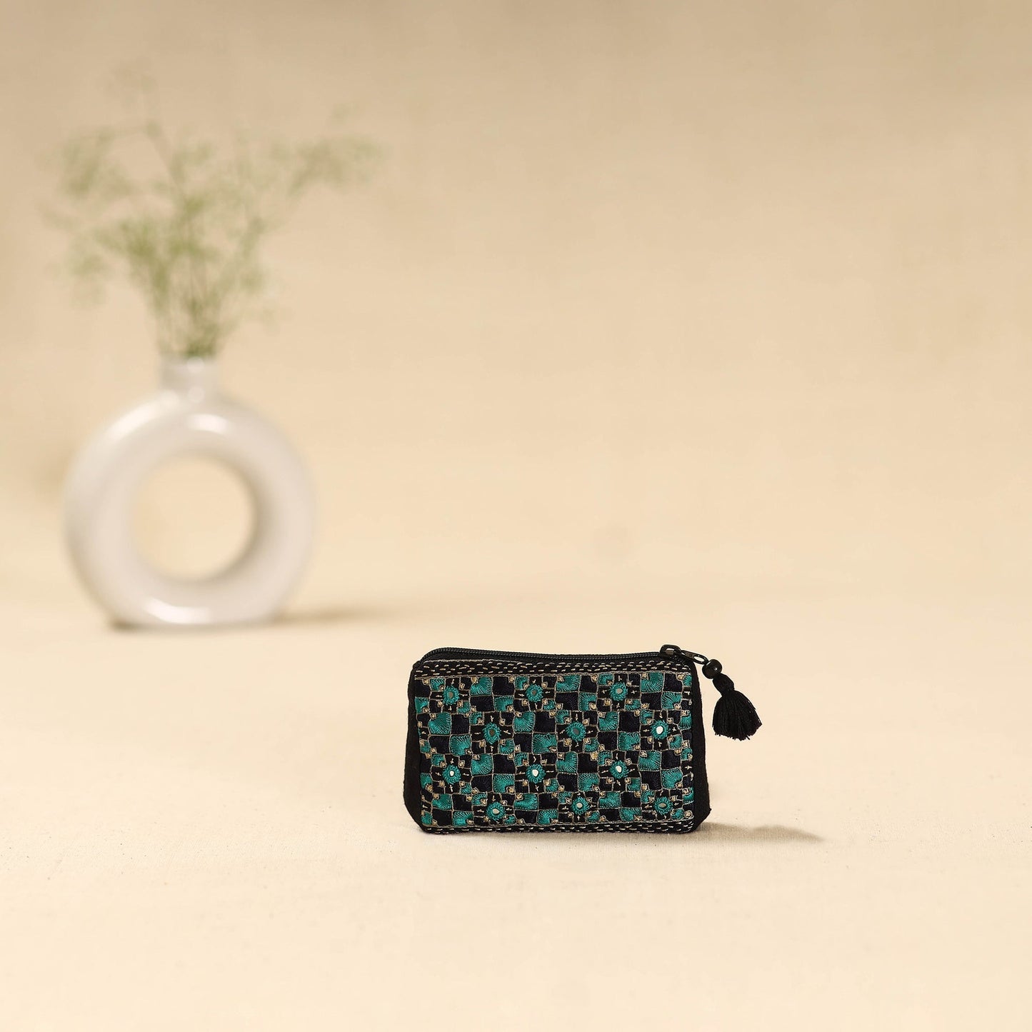Kutch neran hand embroidered coin pouch 189 - handcrafted