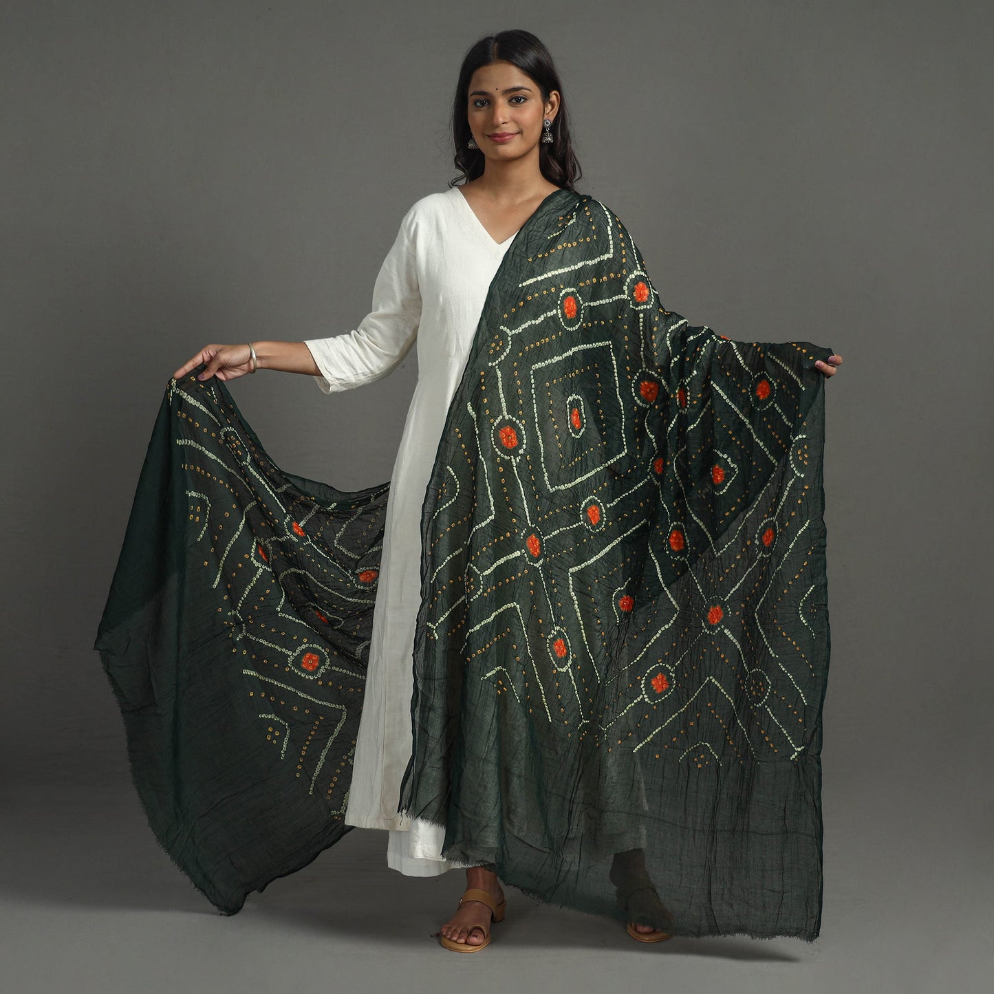 Buy Kutch Bandhani Dupatta Online l iTokri.com