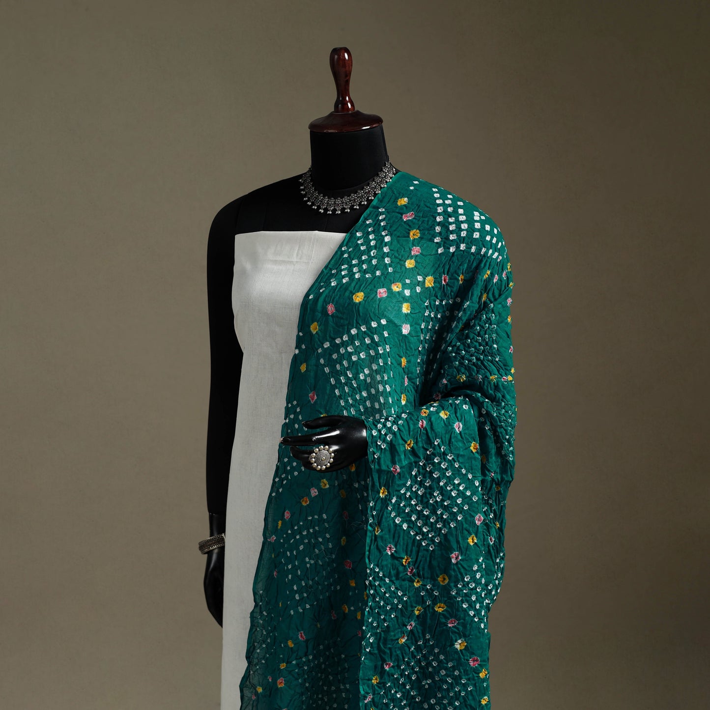 Kutch tie-dye mul cotton bandhani dupatta 02 - handcrafted