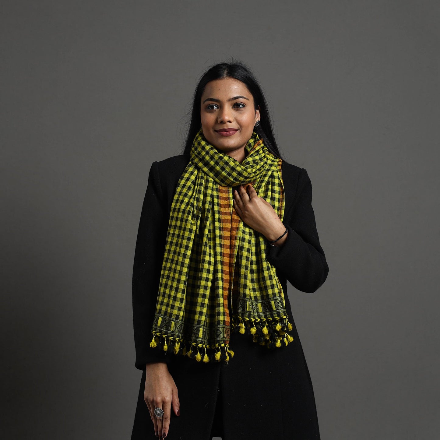 Green - Kutch Weaving Handwoven Bharwadi Checks Woollen Stole 03