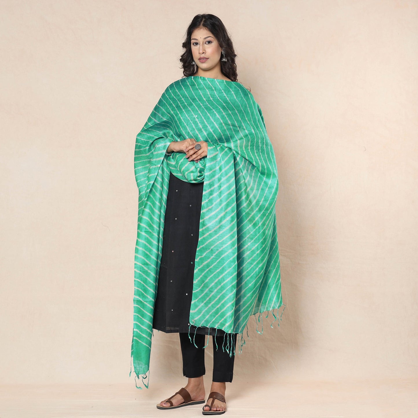 Buy Leheriya Tie-Dye Tussar Silk Handloom Dupatta with Tassels Online at iTokri.com