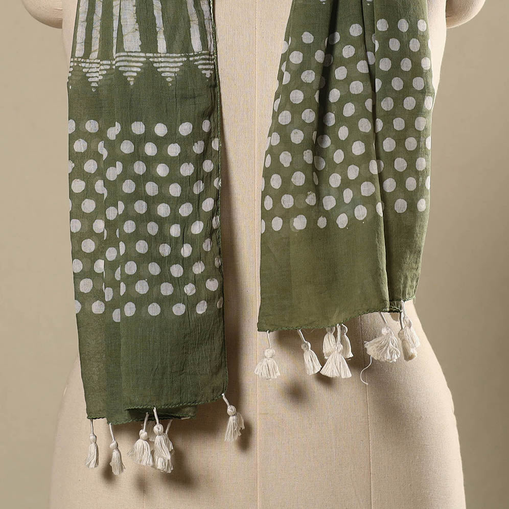 Green Mul Cotton Hand Batik Print Stole with Tassels