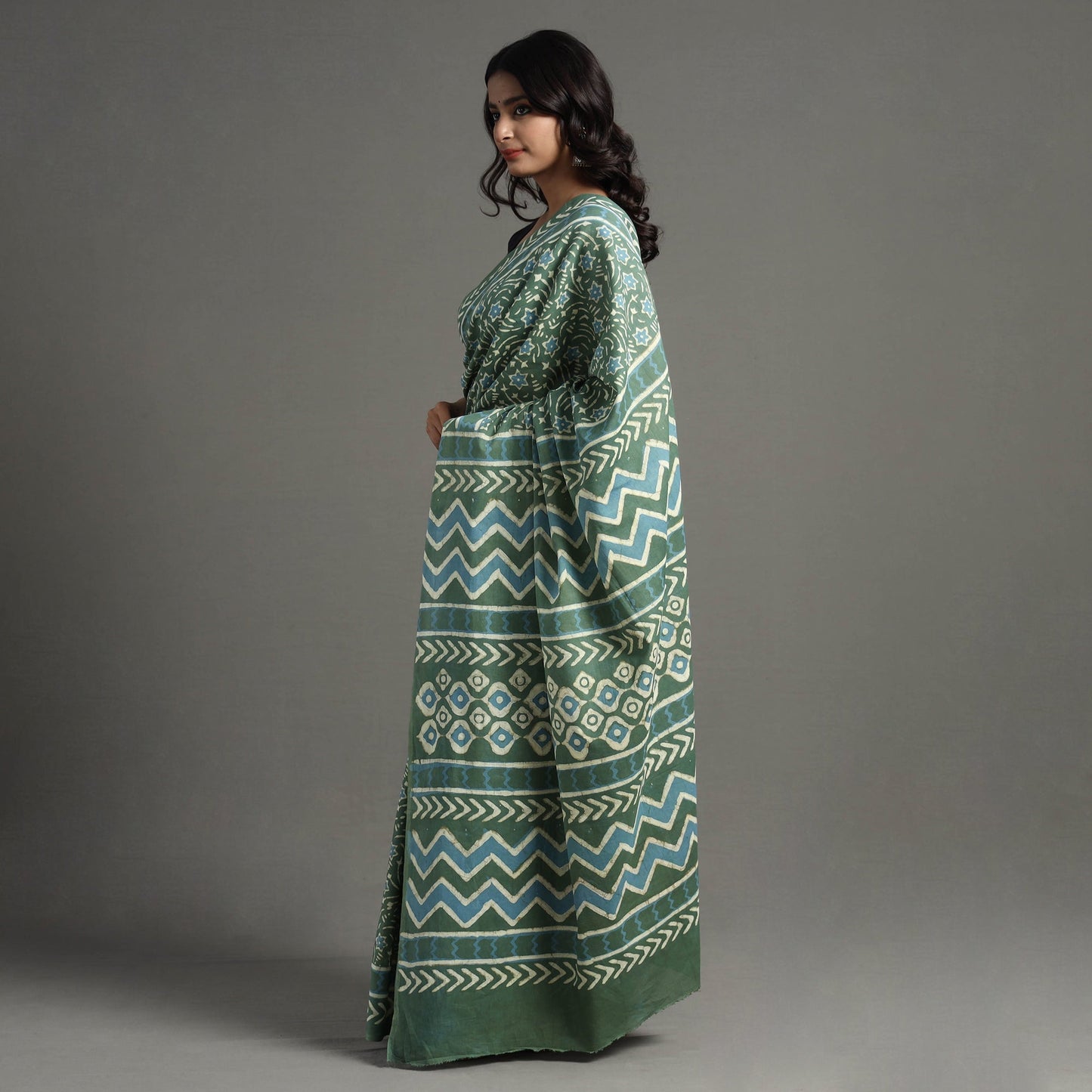 Buy Pipad Hand Block Printed Cotton Saree Online at iTokri.com