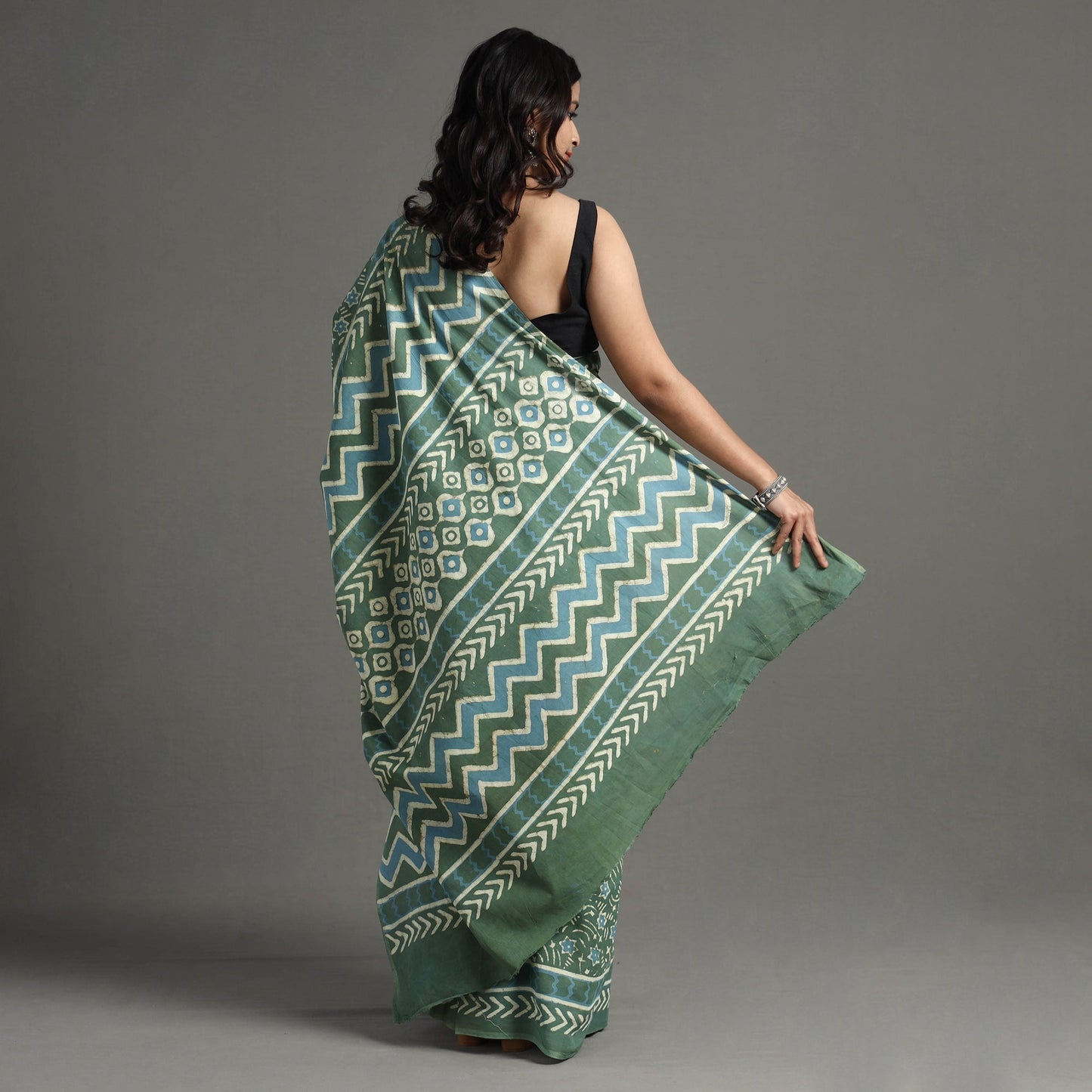 Buy Pipad Hand Block Printed Cotton Saree Online at iTokri.com