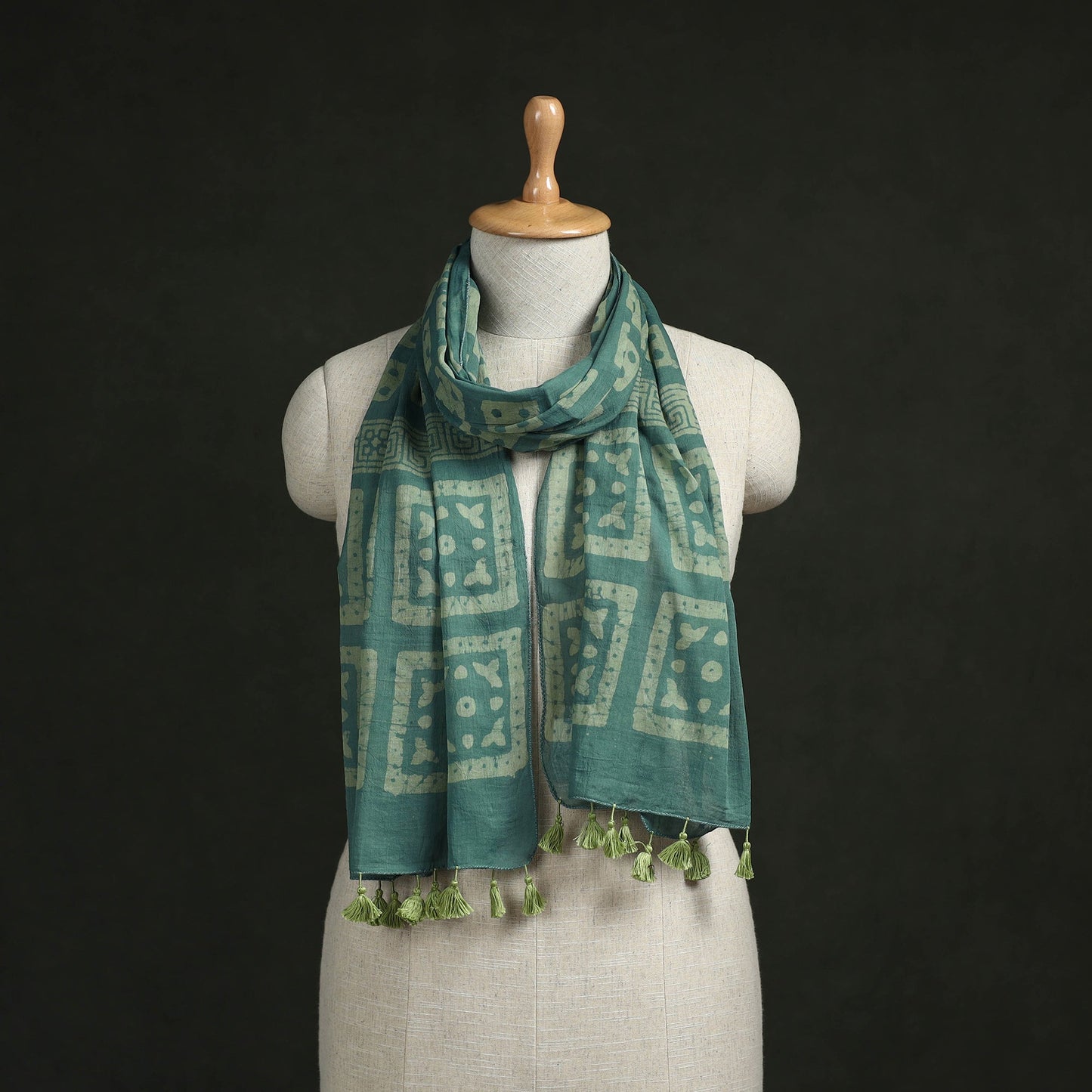 Pure mul cotton kutch hand block batik print stole