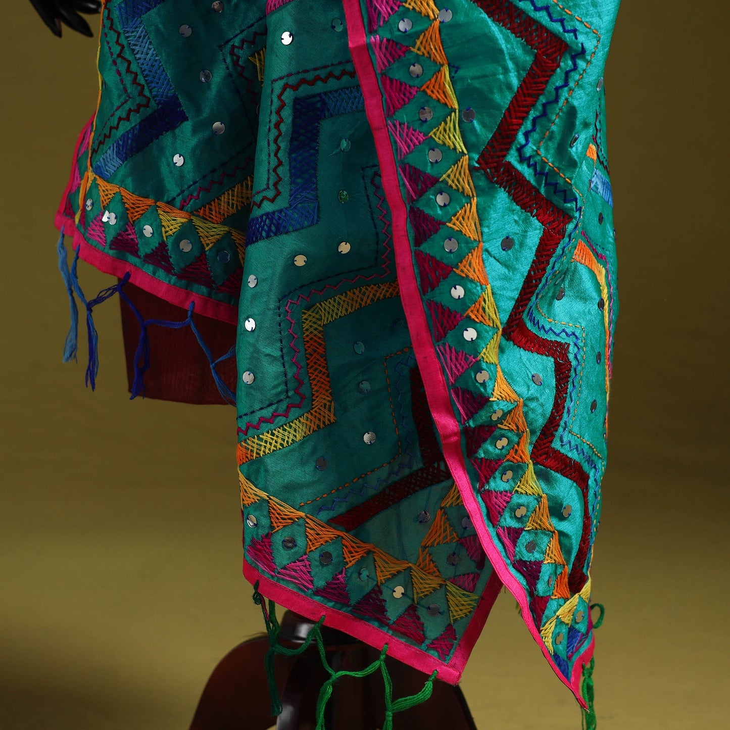 Ranihati chanderi silk zig zag hand embroidery dupatta 02