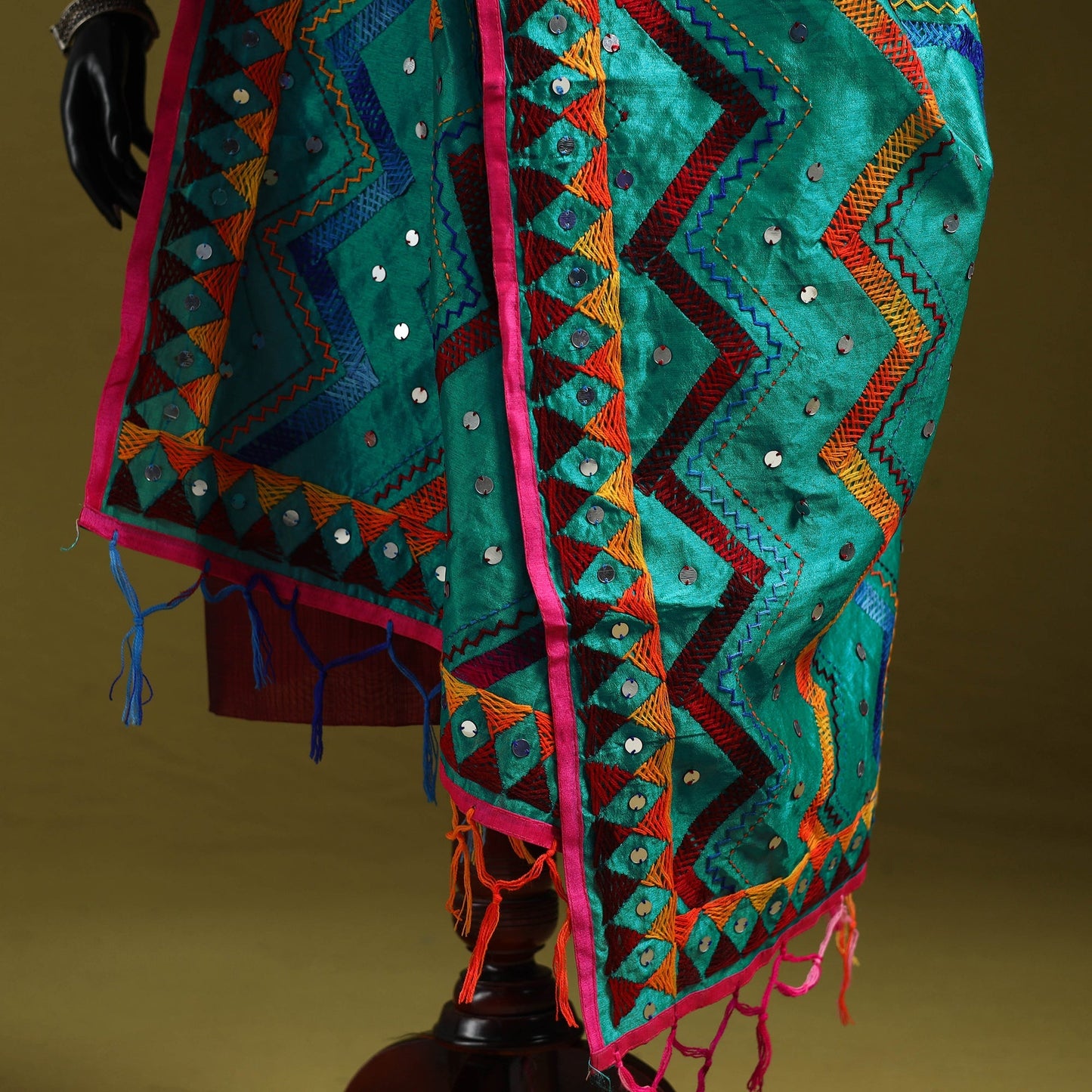 Ranihati chanderi silk zig zag hand embroidery dupatta 05