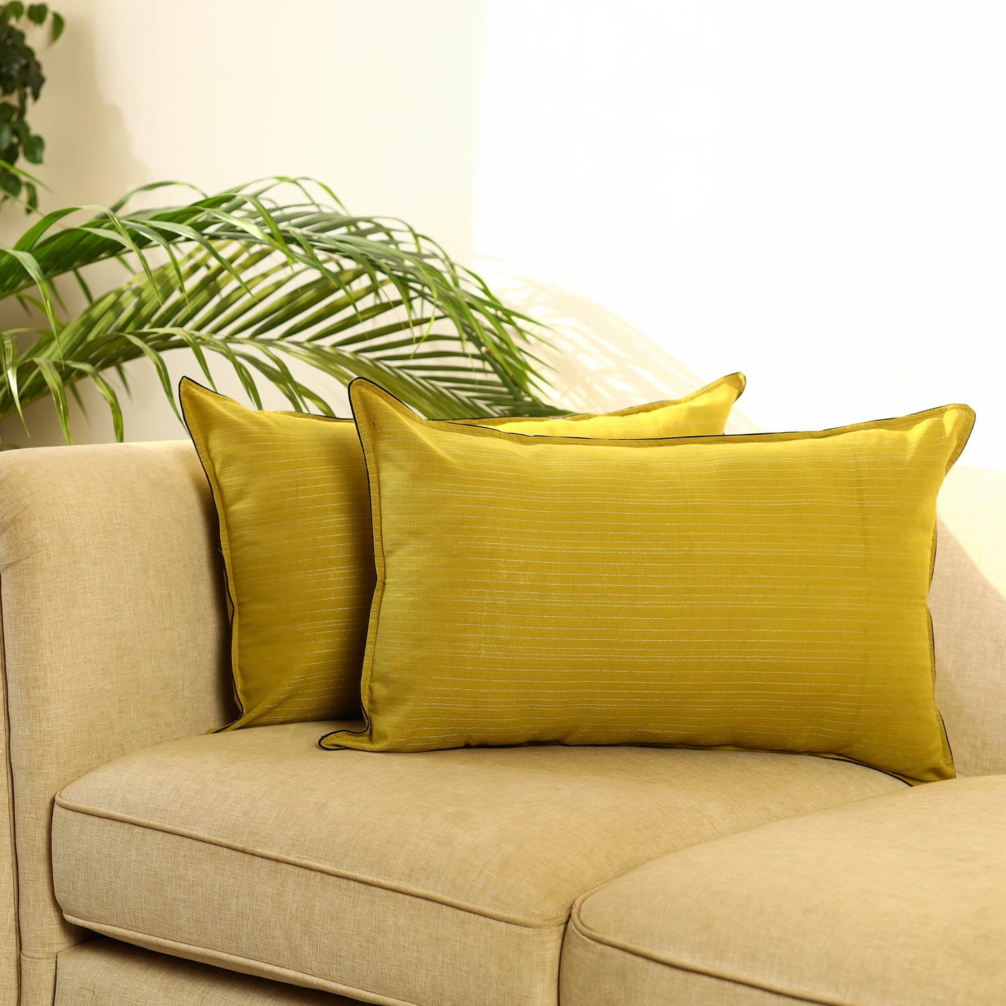 Set of 2 Green Jacquard Cotton Pillow Covers