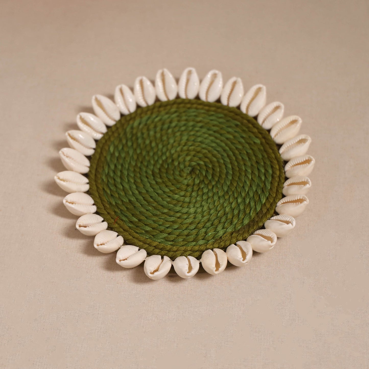 Shell work handcrafted thread coaster 06