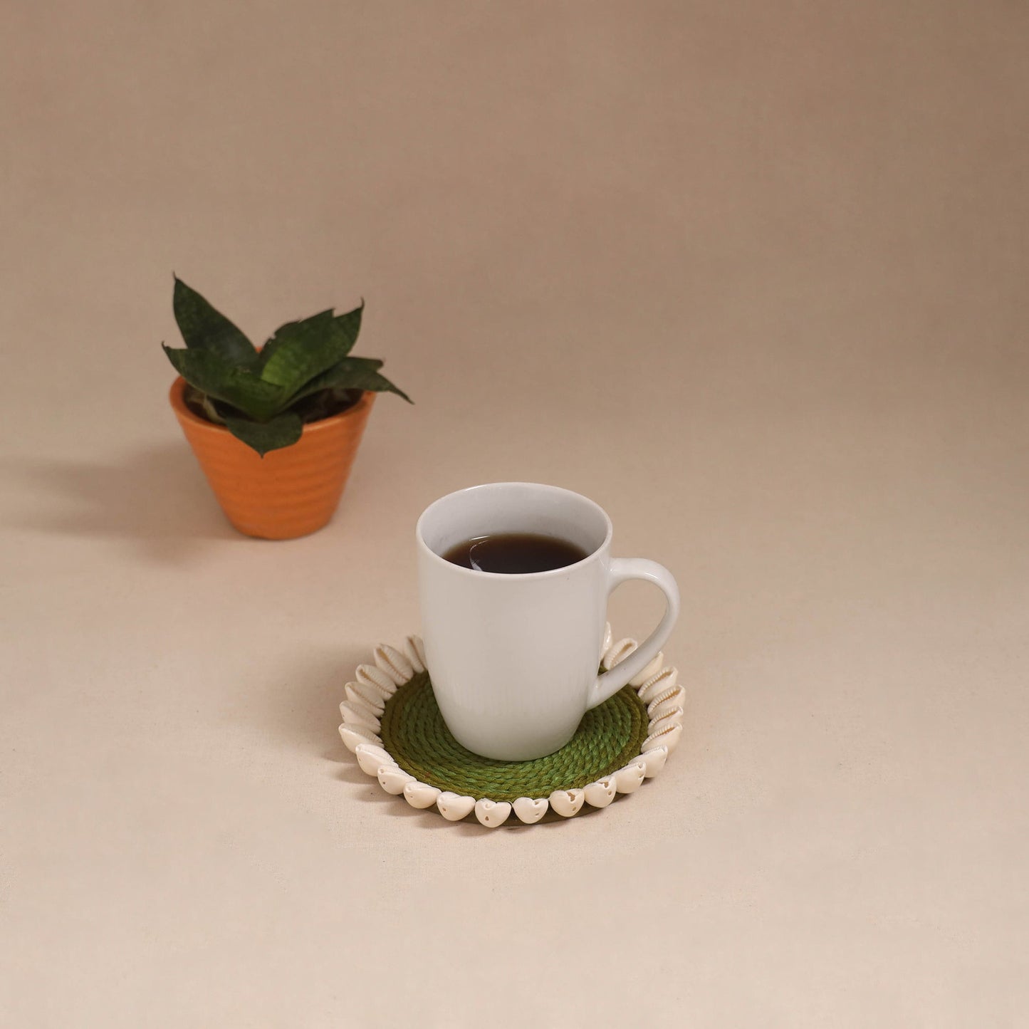 Shell work handcrafted thread coaster 06