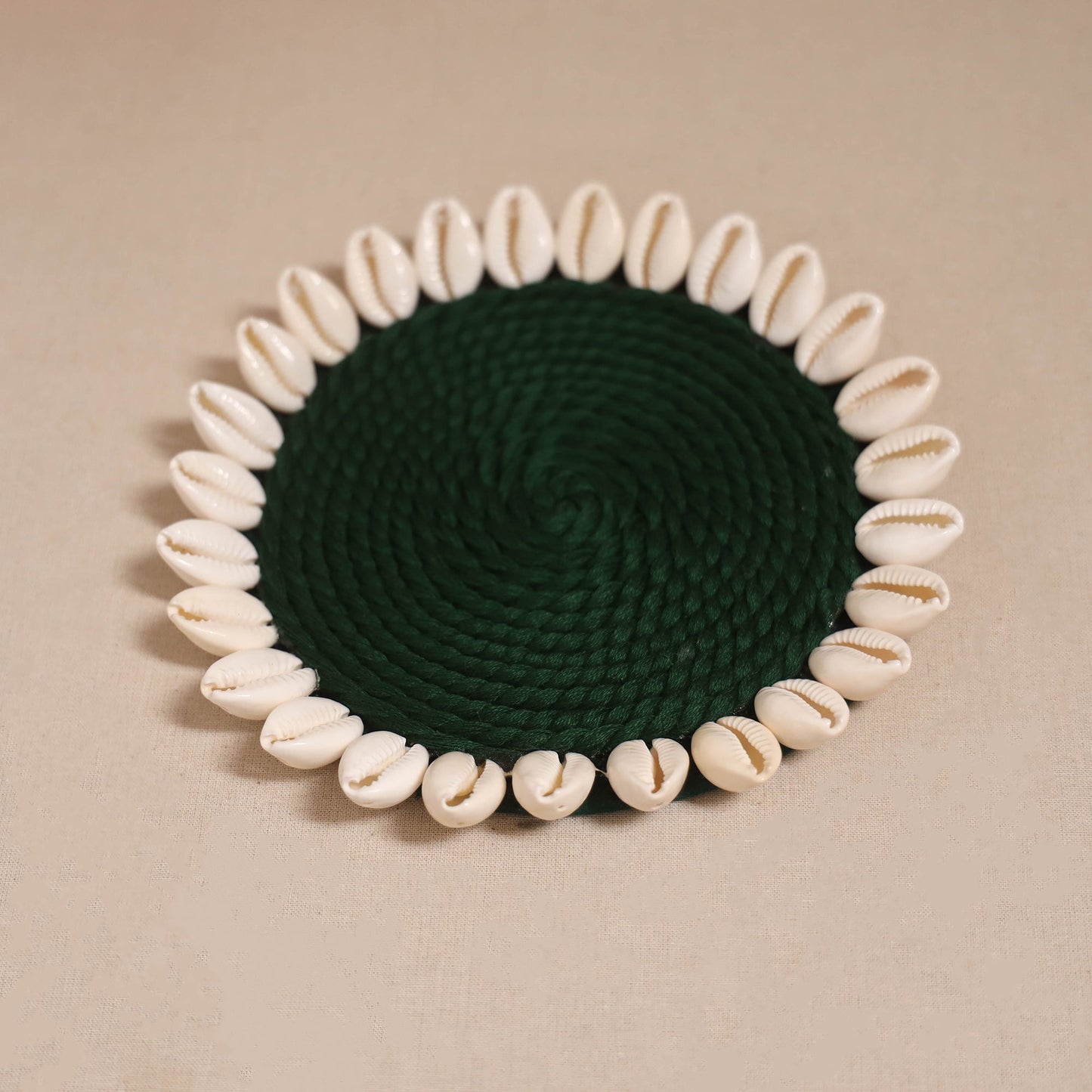 Shell work handcrafted thread coaster 09
