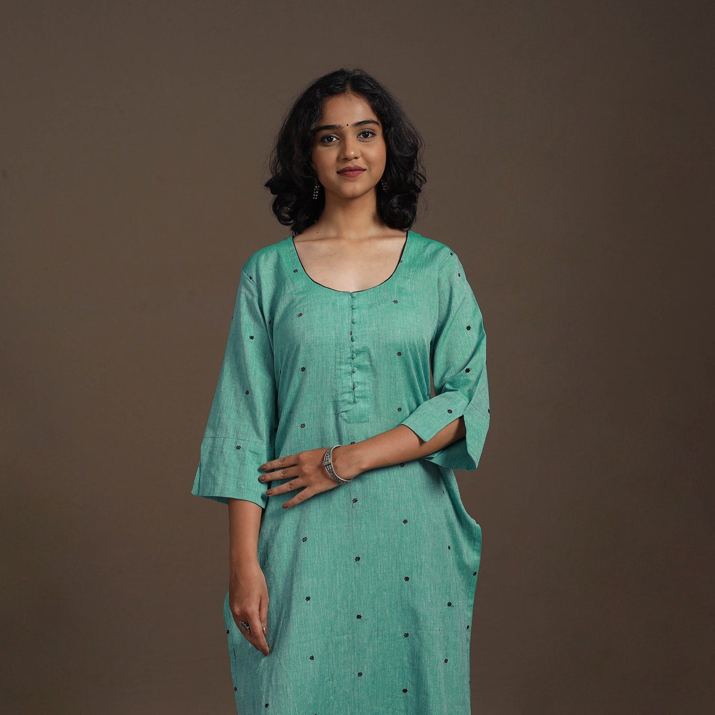 Green Thread Buti Work Cotton Plain Kurta Set (Set of 2)