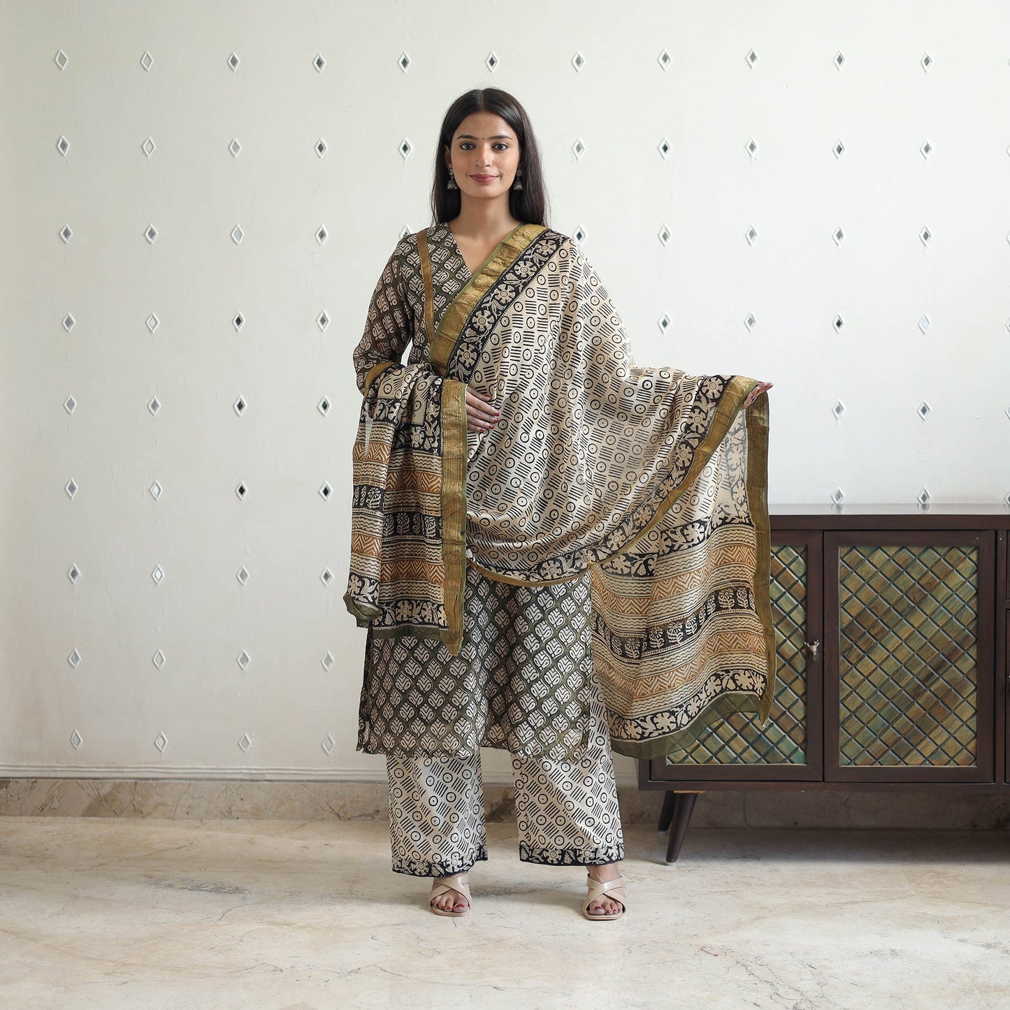 Buy Traditional Maheshwari Silk Bagru Print Kurta Set