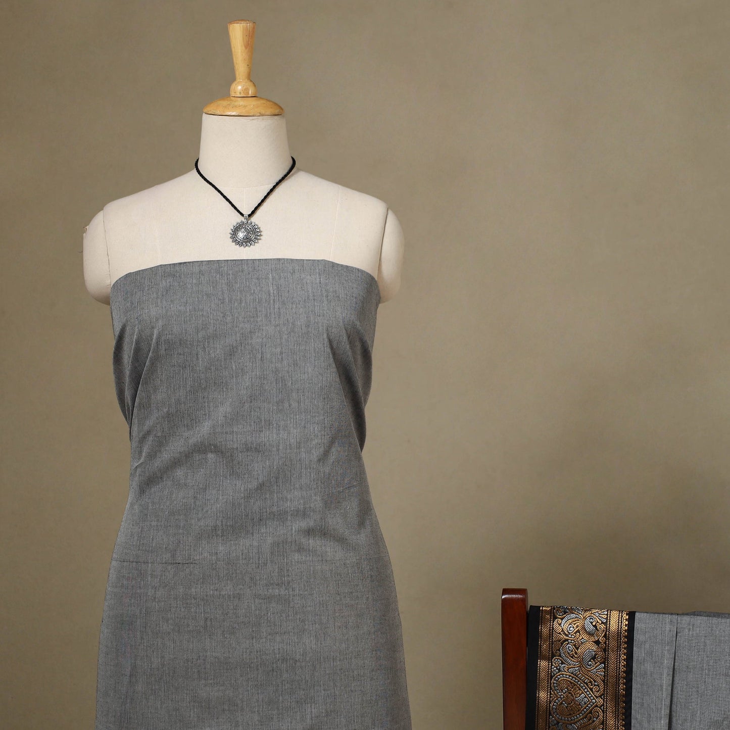 Grey 2pc Kandangi Chettinad Dress Material with Jewellery Set