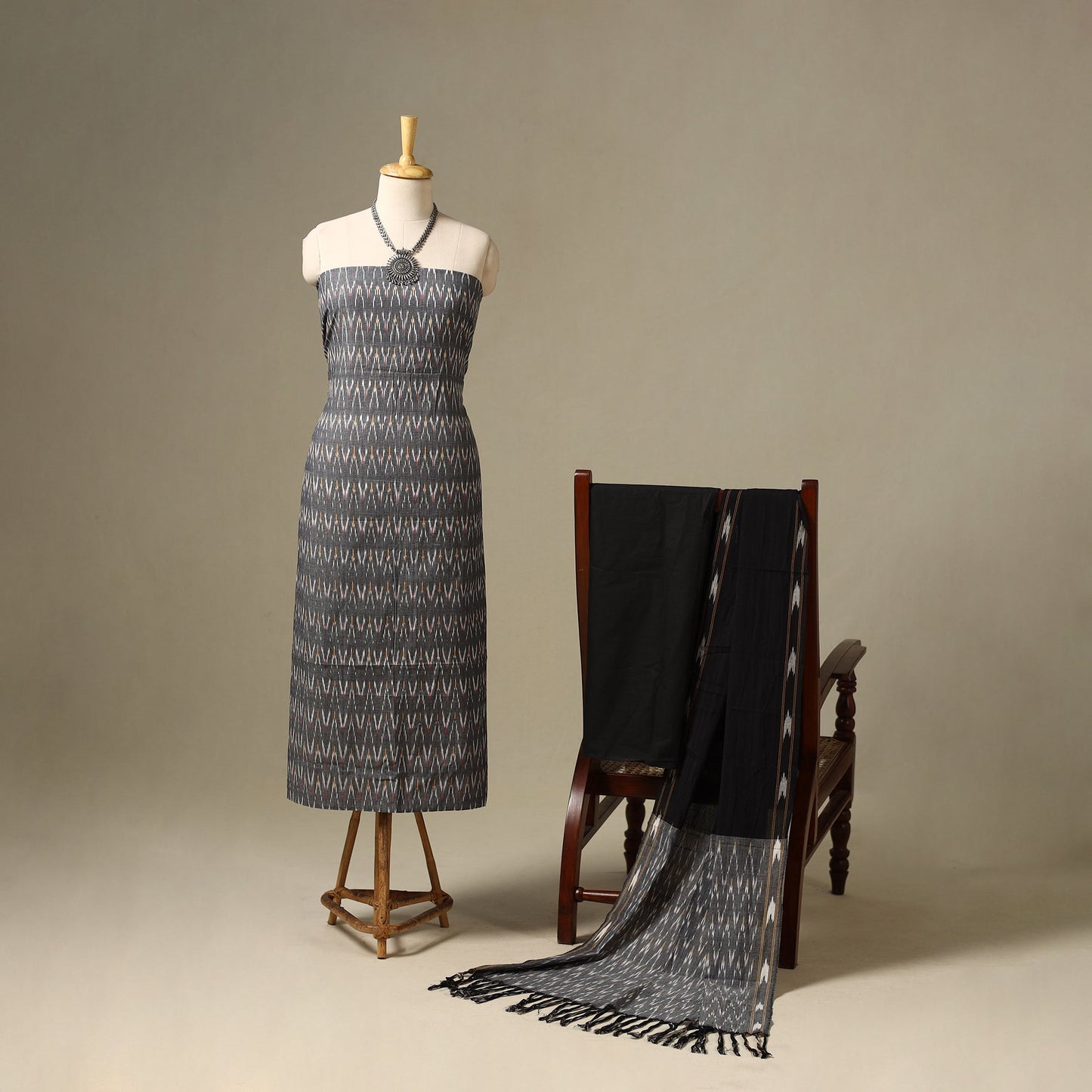 Grey 3pc Cotton Pochampally Ikat Dress Material