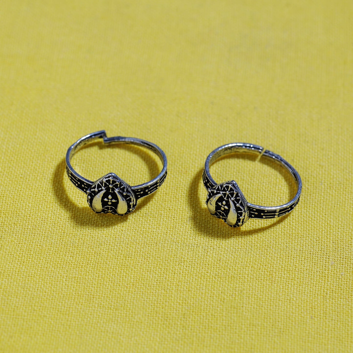 Antique Silver Finish Oxidised Brass Base Toe Ring