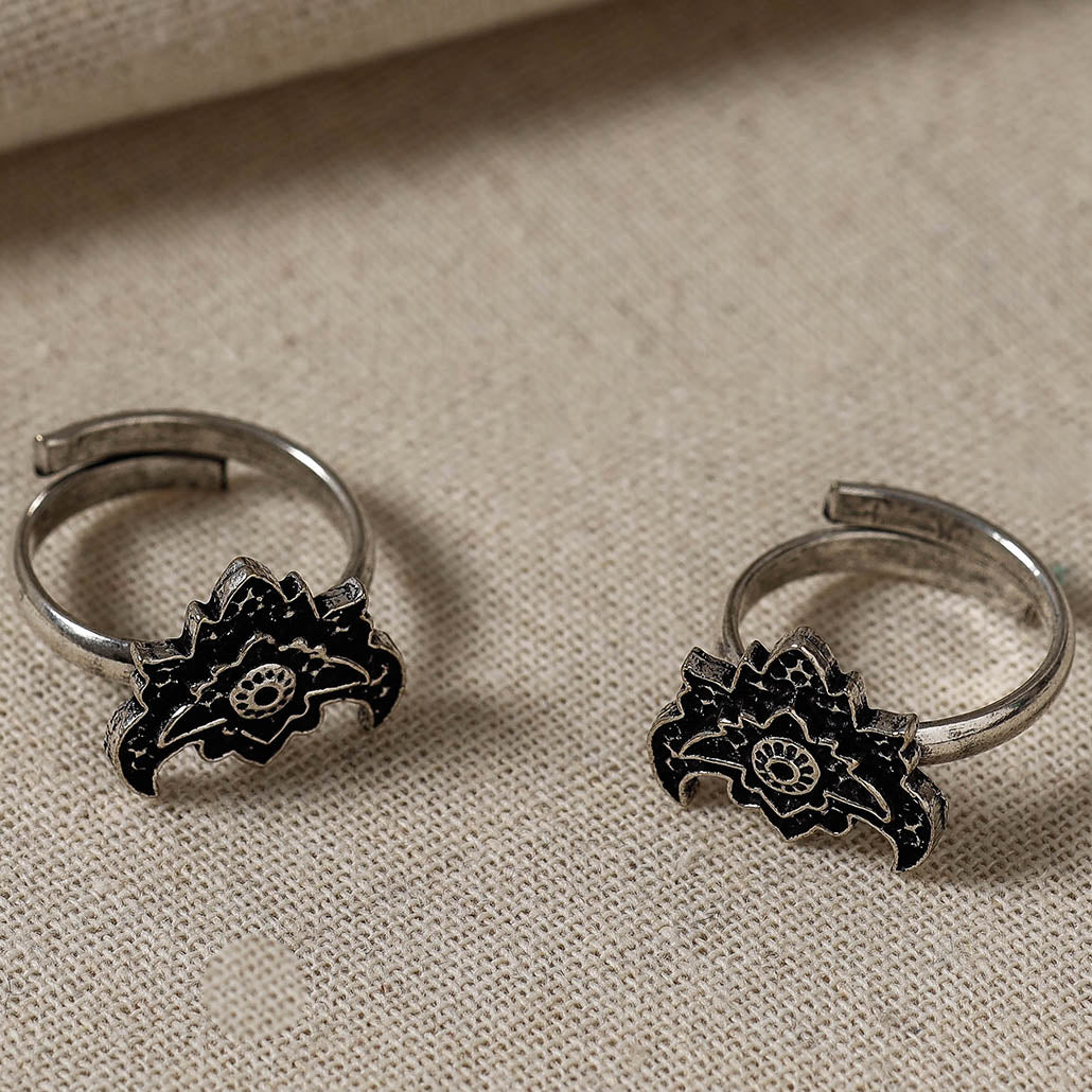 Antique Silver Finish Oxidised Brass Base Toe Ring