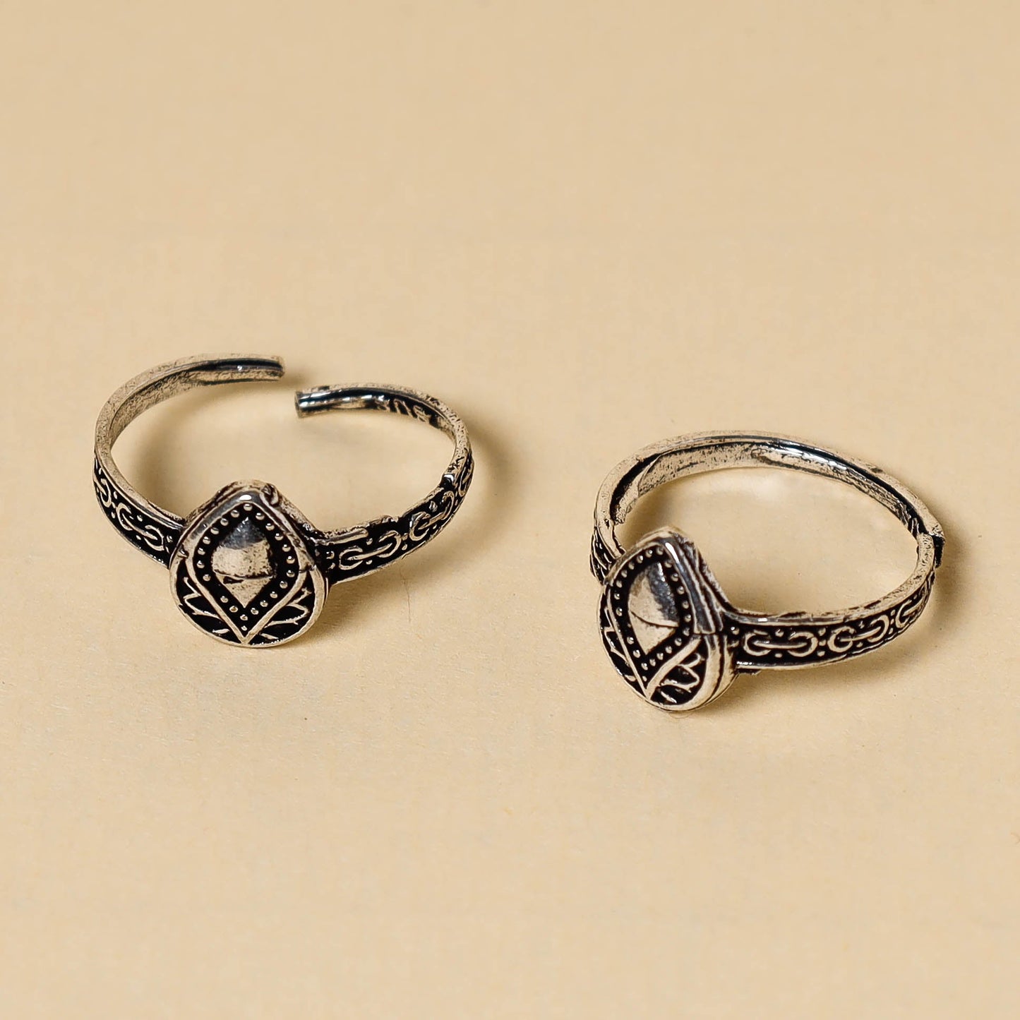Antique Silver Finish Oxidised Brass Base Toe Ring