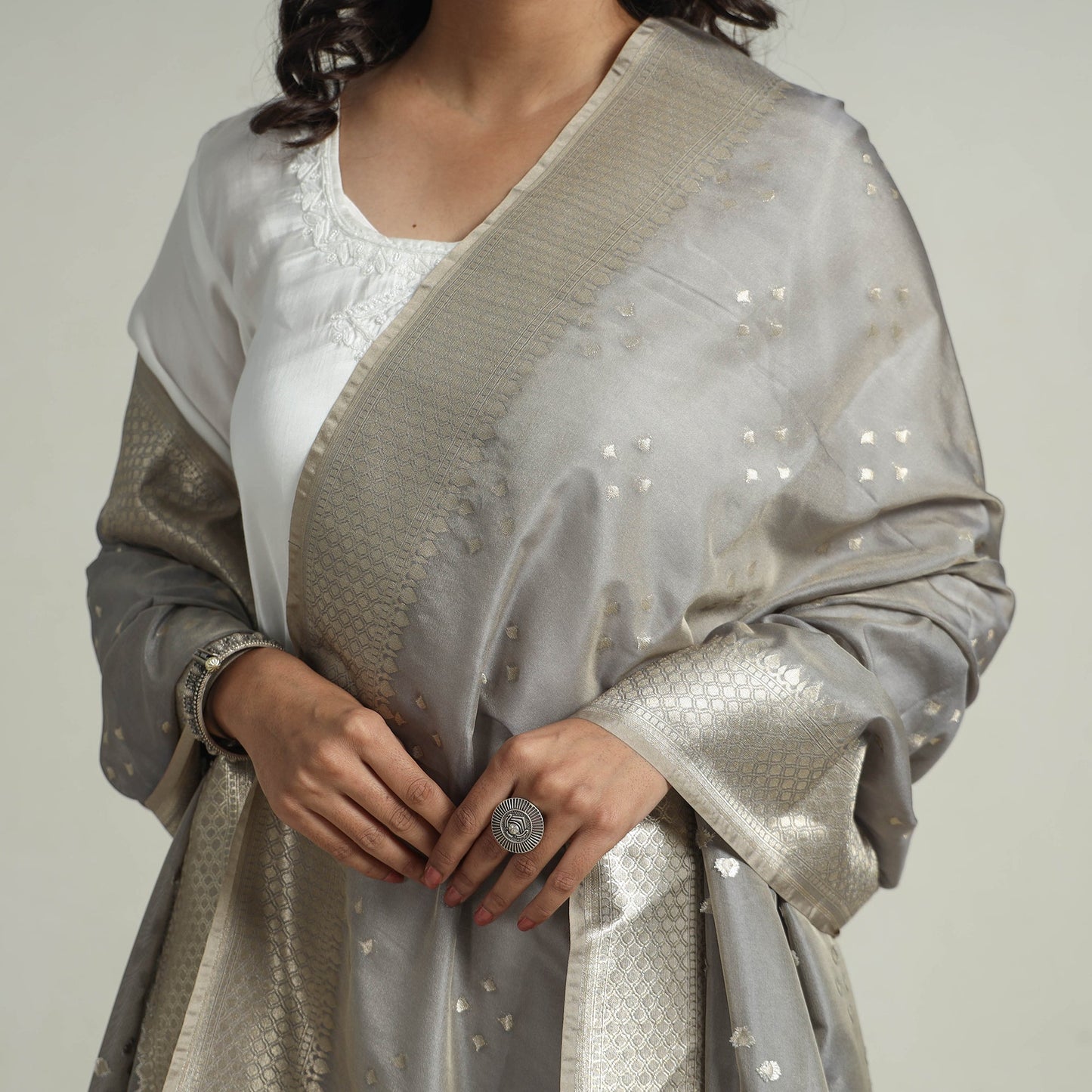 Buy Banarasi Semi Silk Zari Jaal Dupatta with Tassels 28 Online l iTokri.com