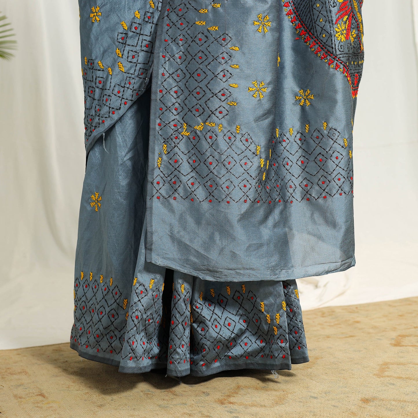 Buy Grey Bengal Hand Embroidery Silk Nakshi Kantha Saree