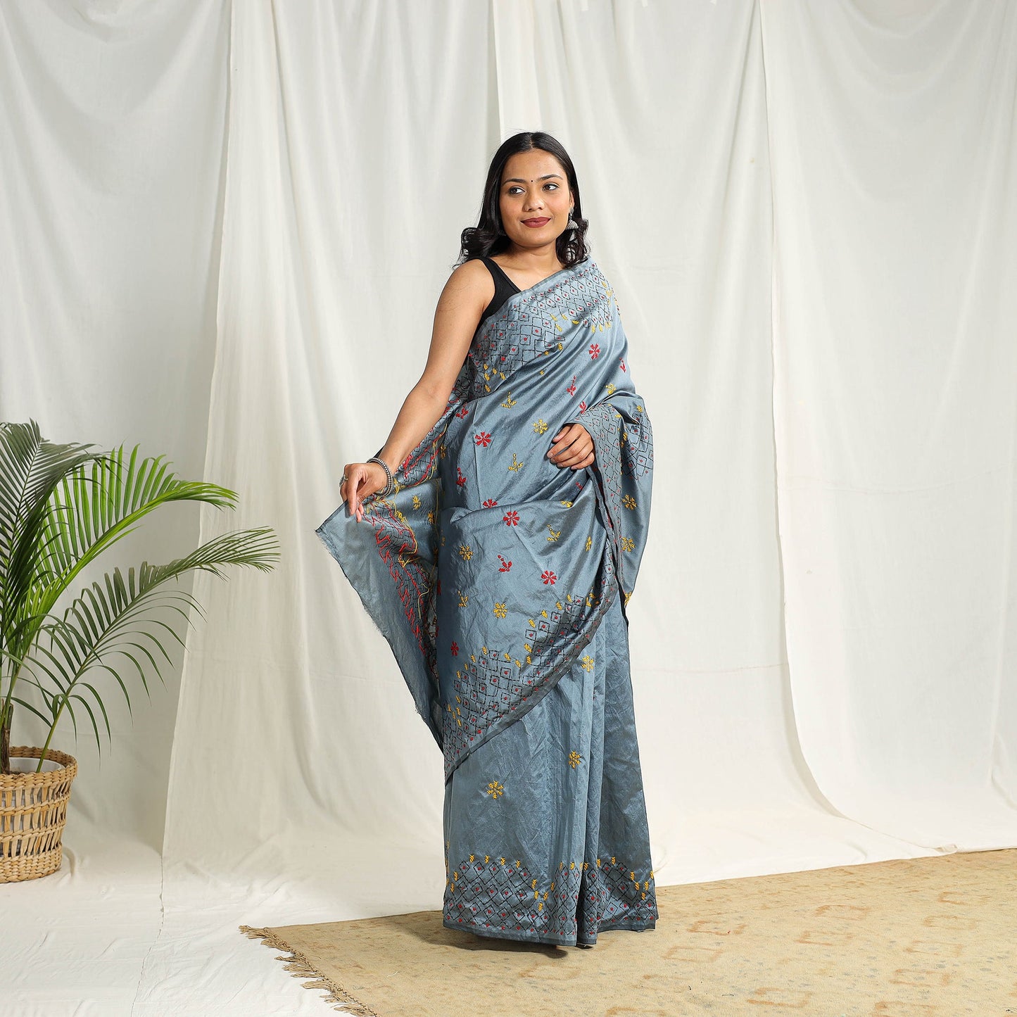 Buy Grey Bengal Hand Embroidery Silk Nakshi Kantha Saree