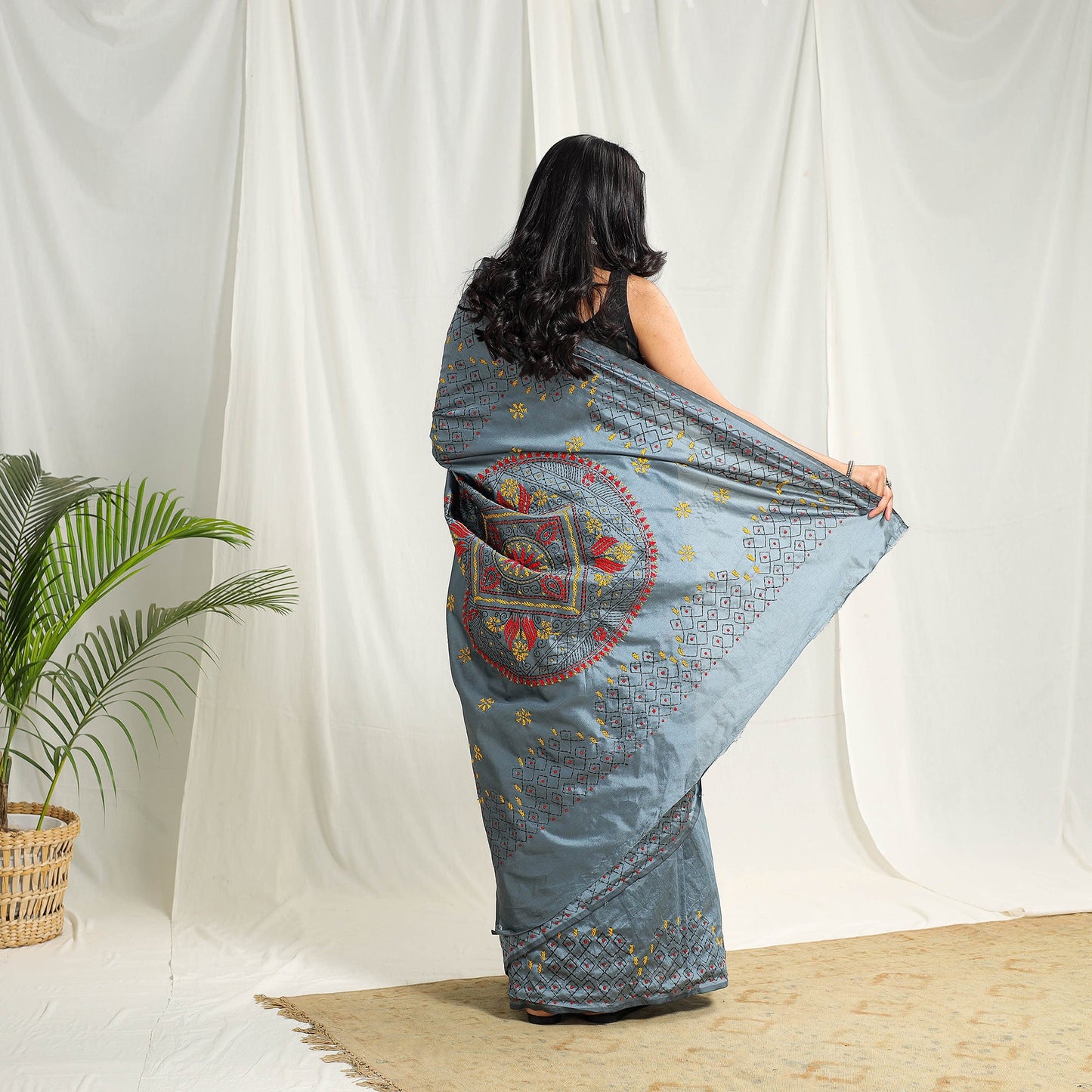 Buy Grey Bengal Hand Embroidery Silk Nakshi Kantha Saree