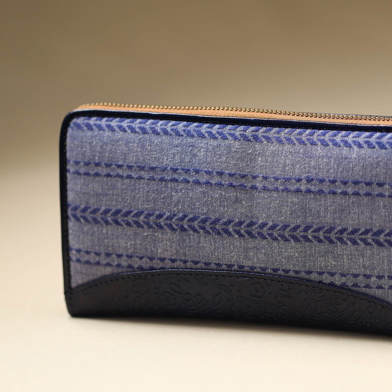 Handcrafted Jacquard Weave Leather Wallet