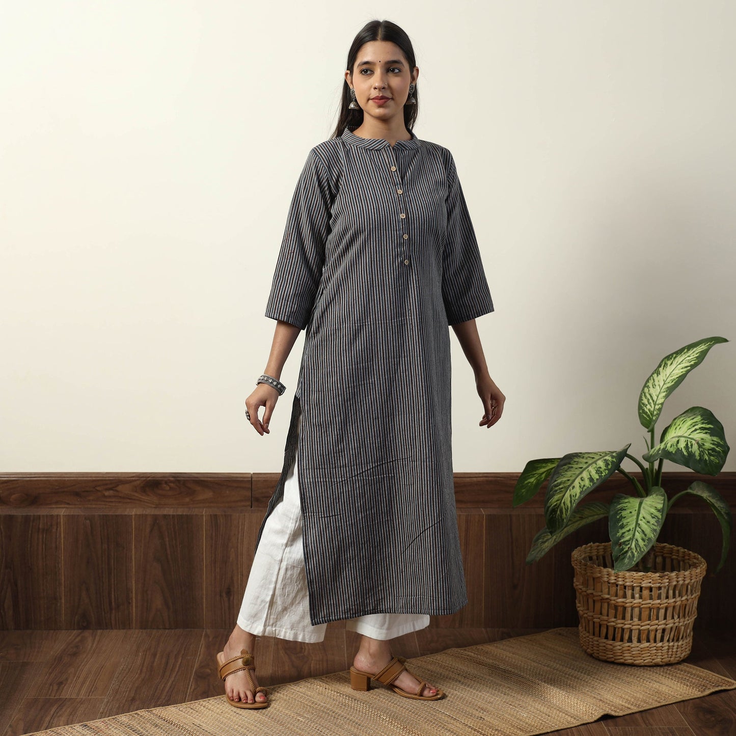 Buy Jhiri Handloom Cotton Straight Long Kurta Online l iTokri.com