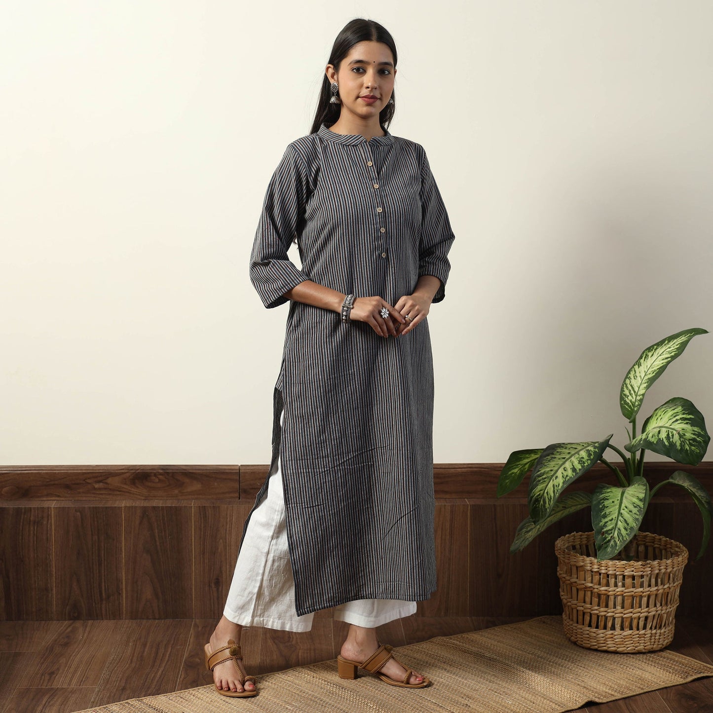 Buy Jhiri Handloom Cotton Straight Long Kurta Online l iTokri.com