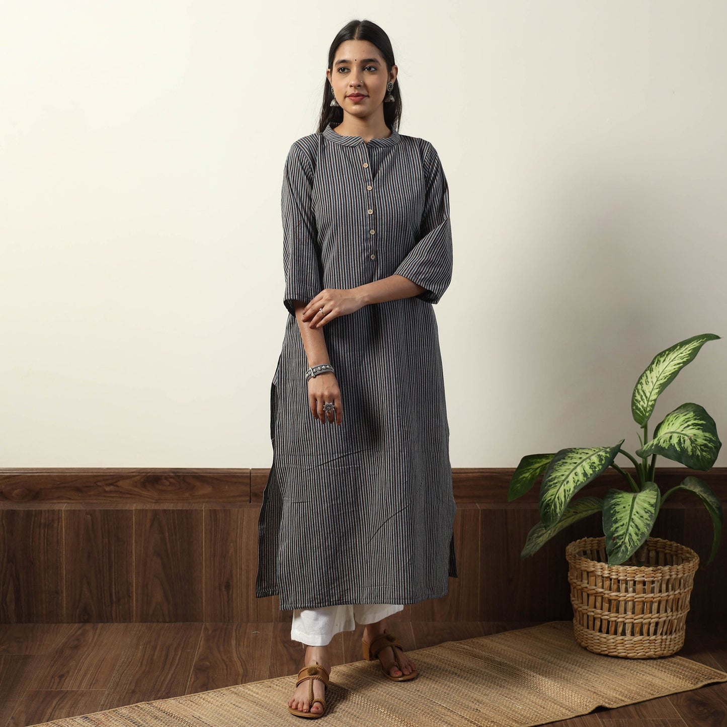 Buy Jhiri Handloom Cotton Straight Long Kurta Online l iTokri.com