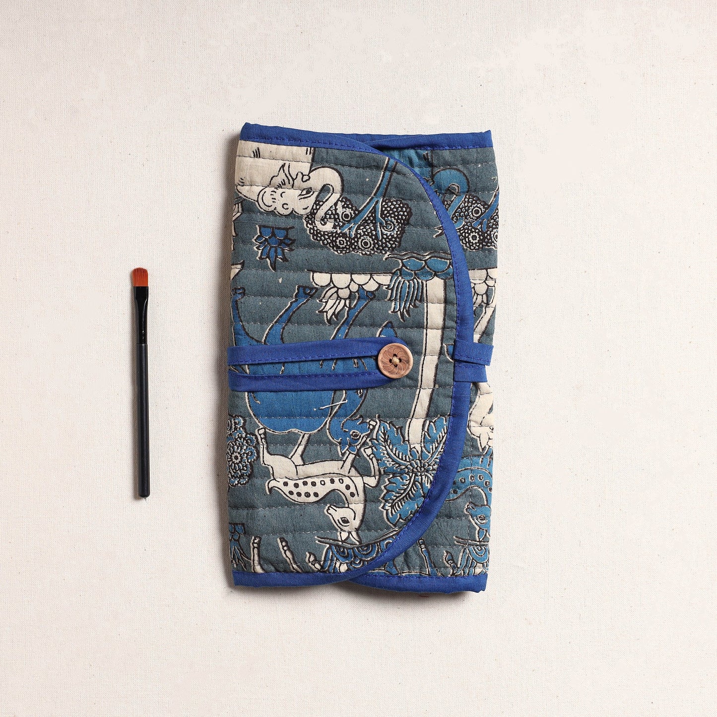Kalamkari Fabric Multipurpose Segmented Make-up Brush Wrap Pouch/Case