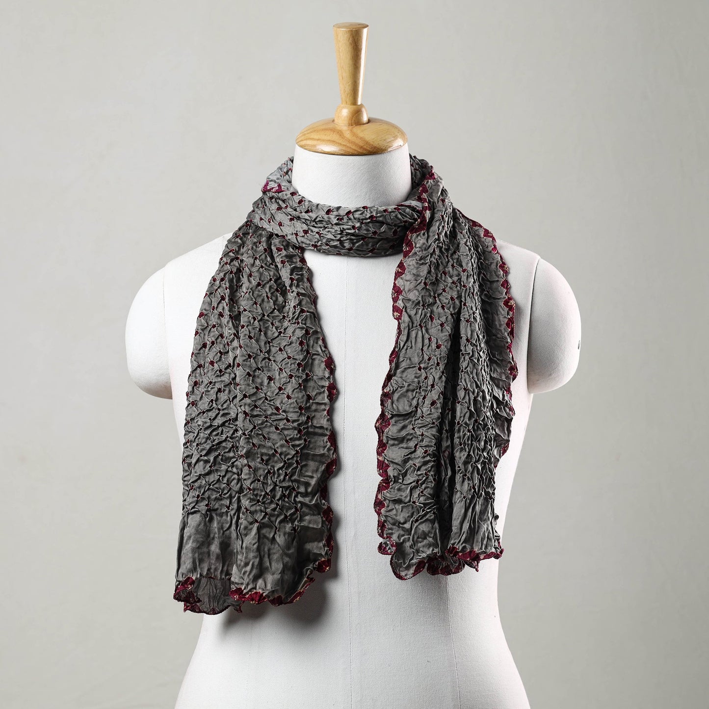Kutch Bandhani Silk Stole - Tie-Dye Artistry