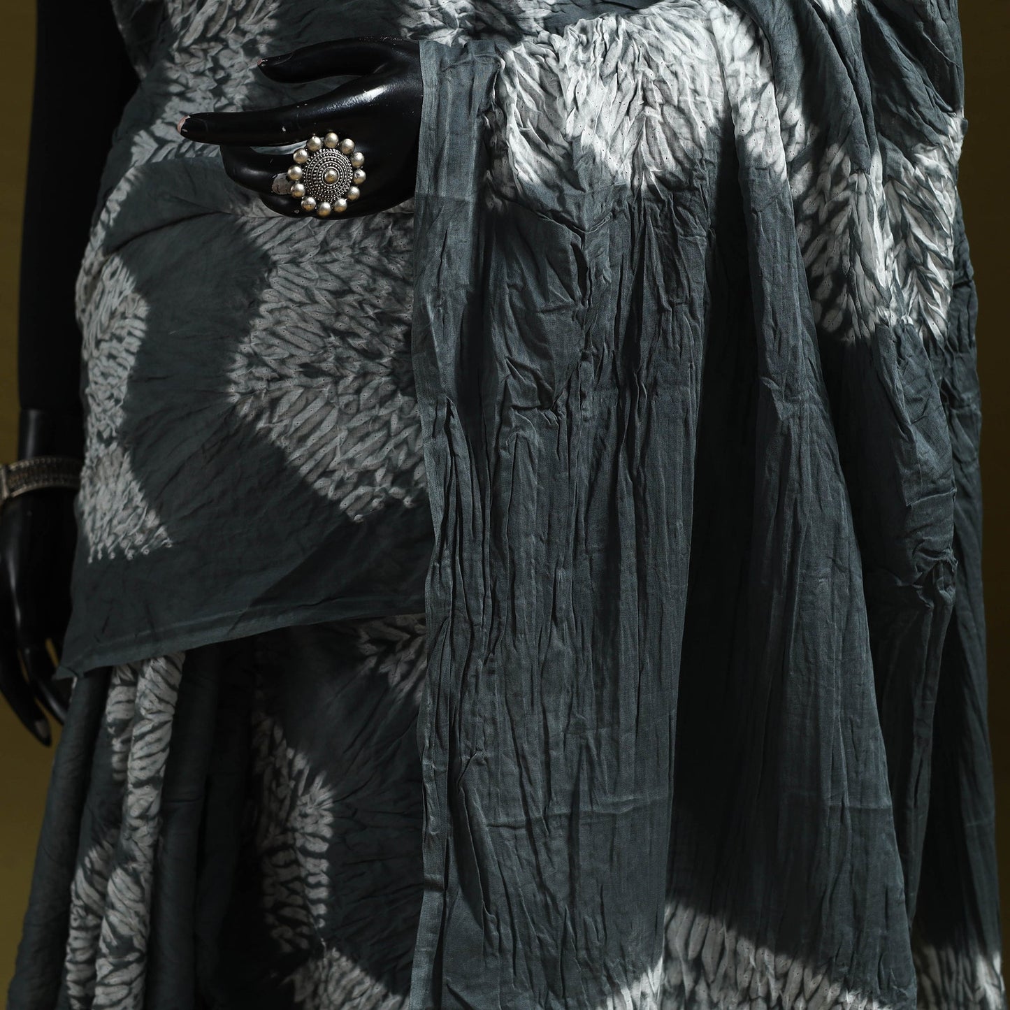 Kutch tie-dye pure cotton shibori saree 26 - handcrafted