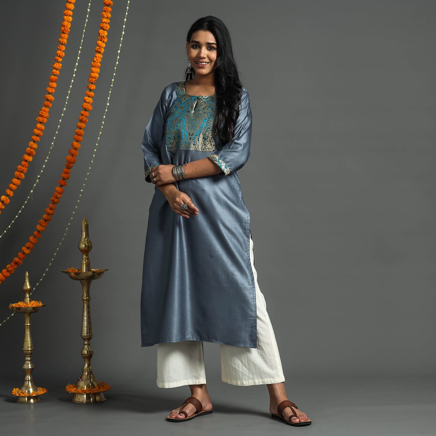 Grey - Plain Tussar Silk Handloom Banarasi Patchwork Straight Kurta