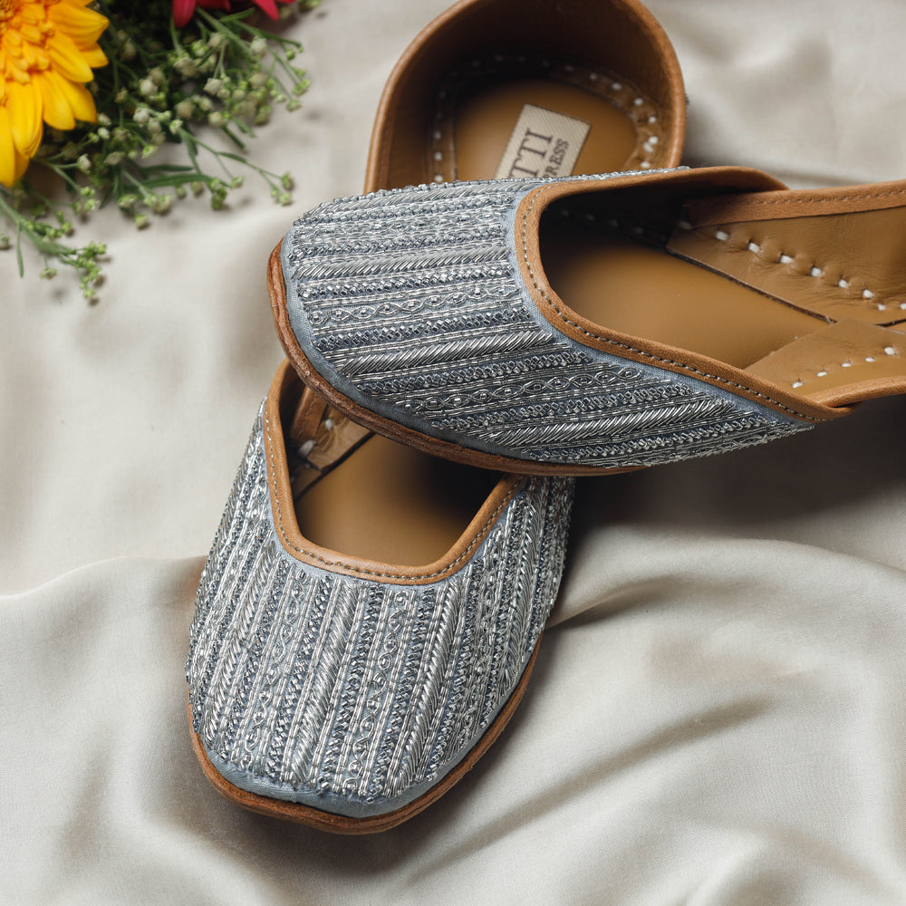 Grey Handstitched Embroidered Jutti