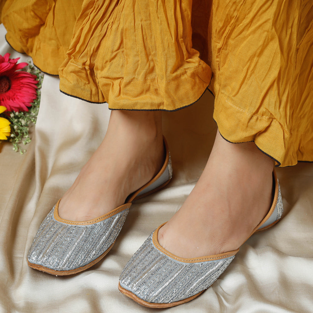 Grey Handstitched Embroidered Jutti