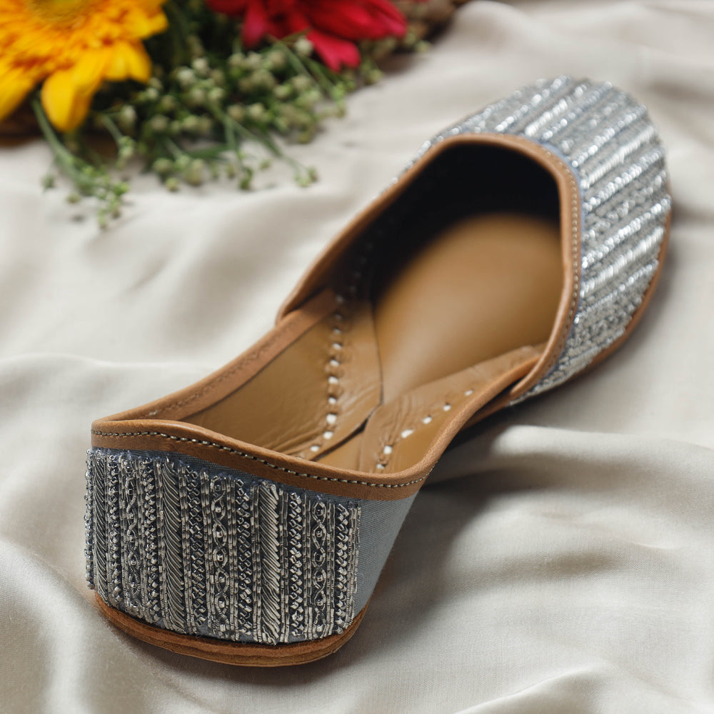 Grey Handstitched Embroidered Jutti