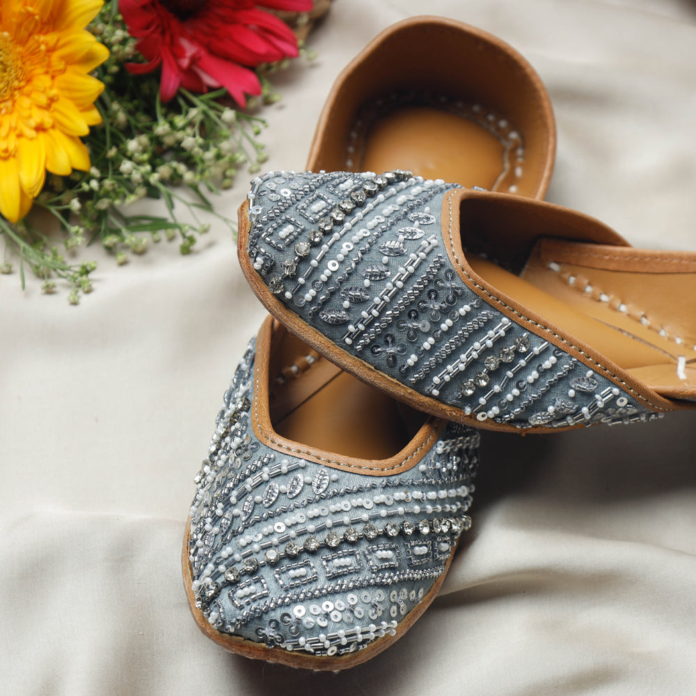 Grey Handstitched Embroidered Jutti