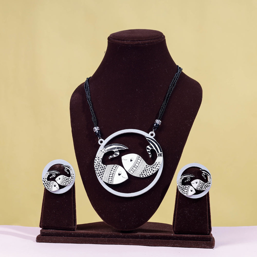 Madhubani Handpainted Wooden Necklace Set Online India l iTokri.com
