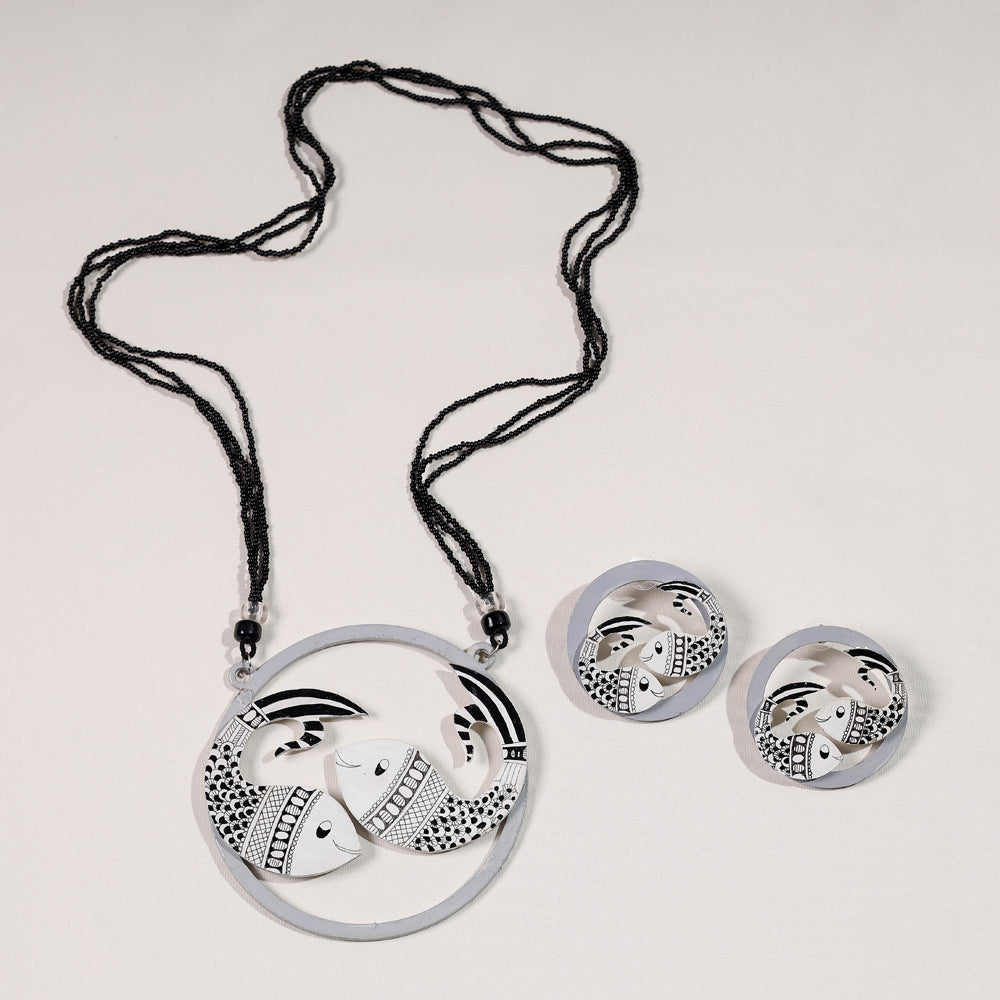 Madhubani Handpainted Wooden Necklace Set Online India l iTokri.com