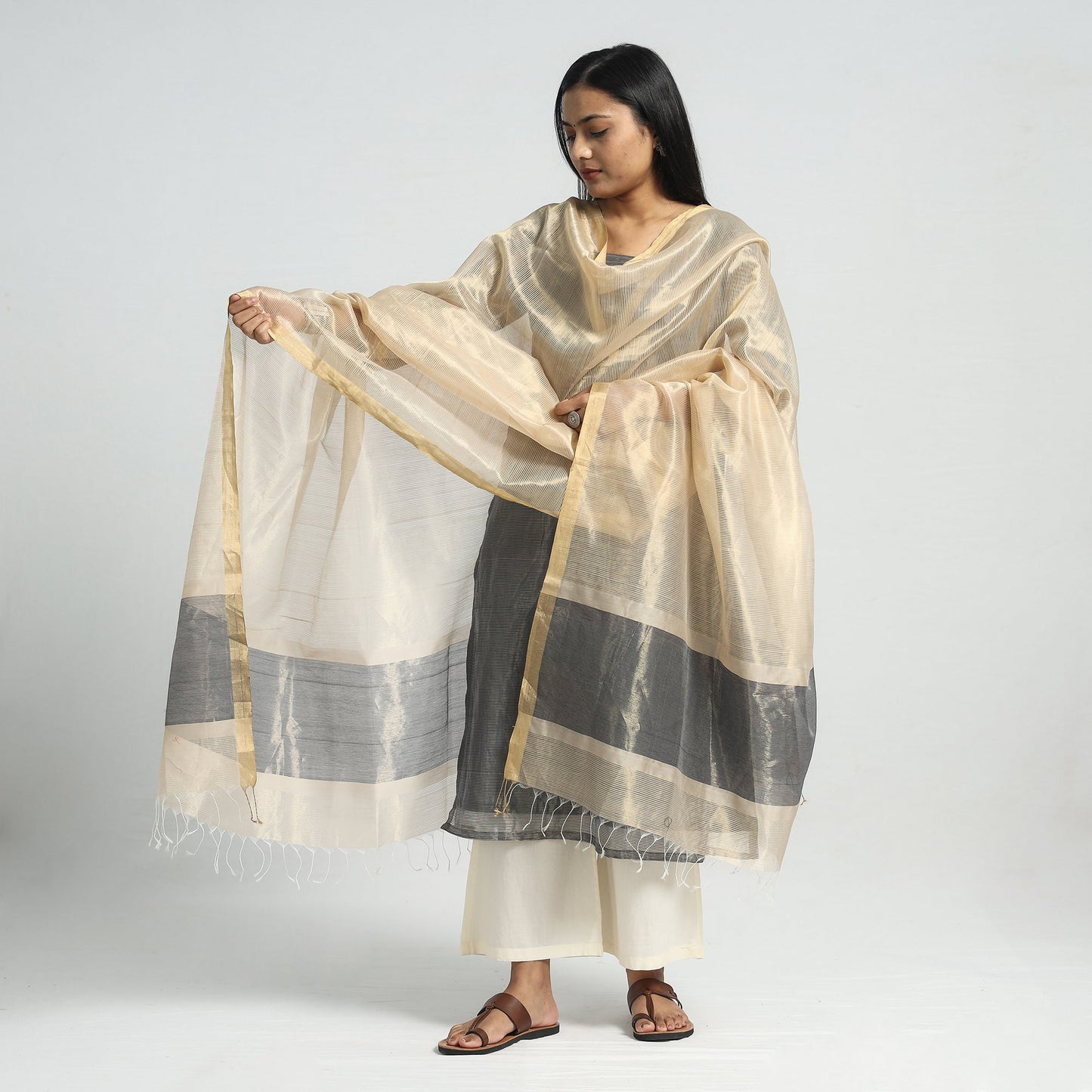 Traditional Maheshwari Handloom Silk Cotton Tissue Zari Work Kurta with Dupatta Set Online at iTokri.com