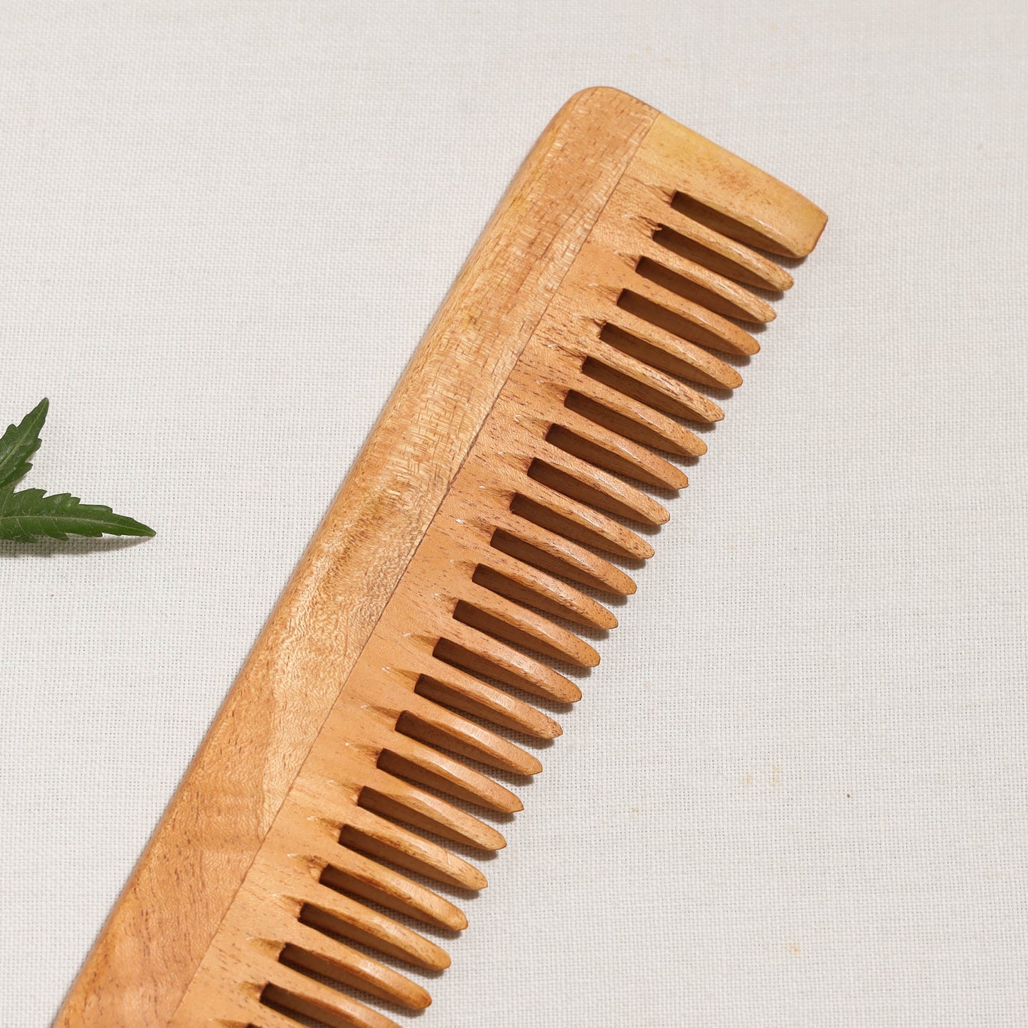 Handcarved Natural Neem Wood Comb (Small)