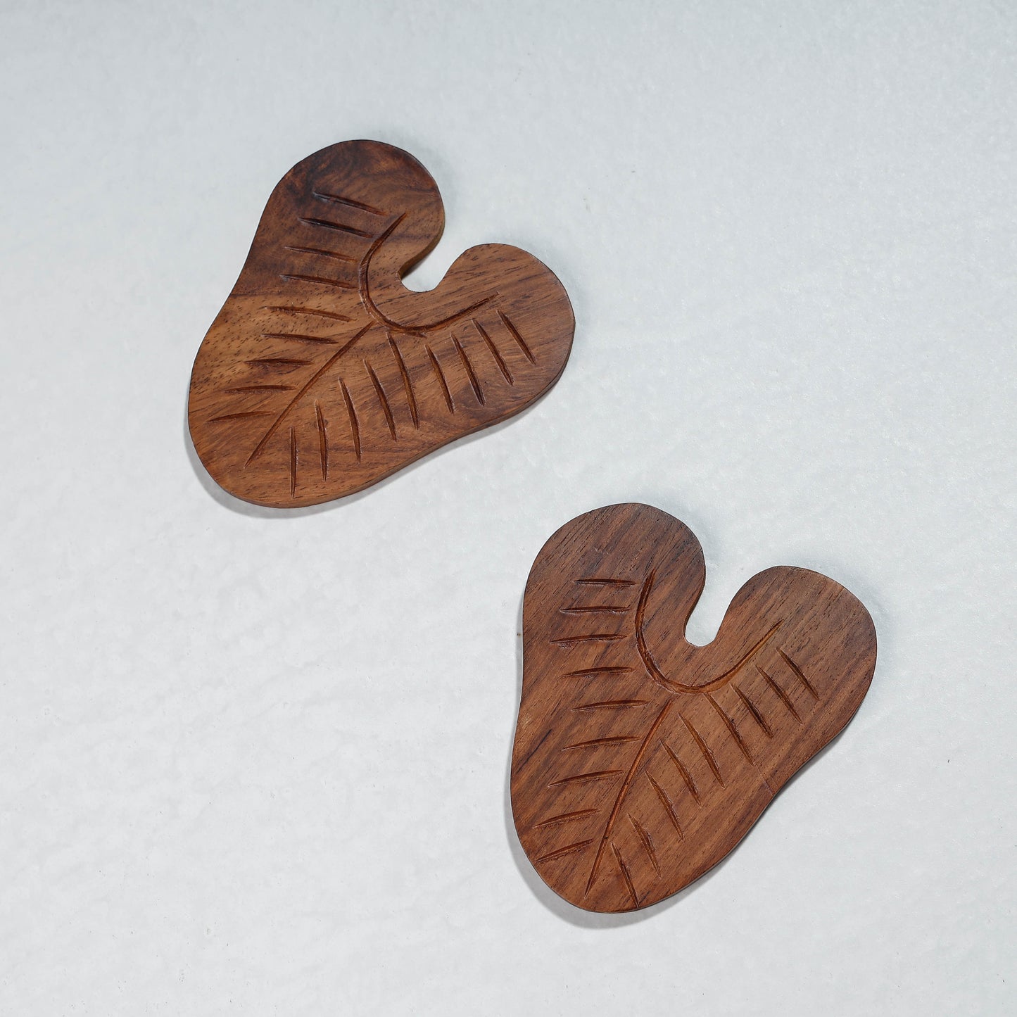Hand Carved Sheesham Wood Coasters Online at iTokri.com