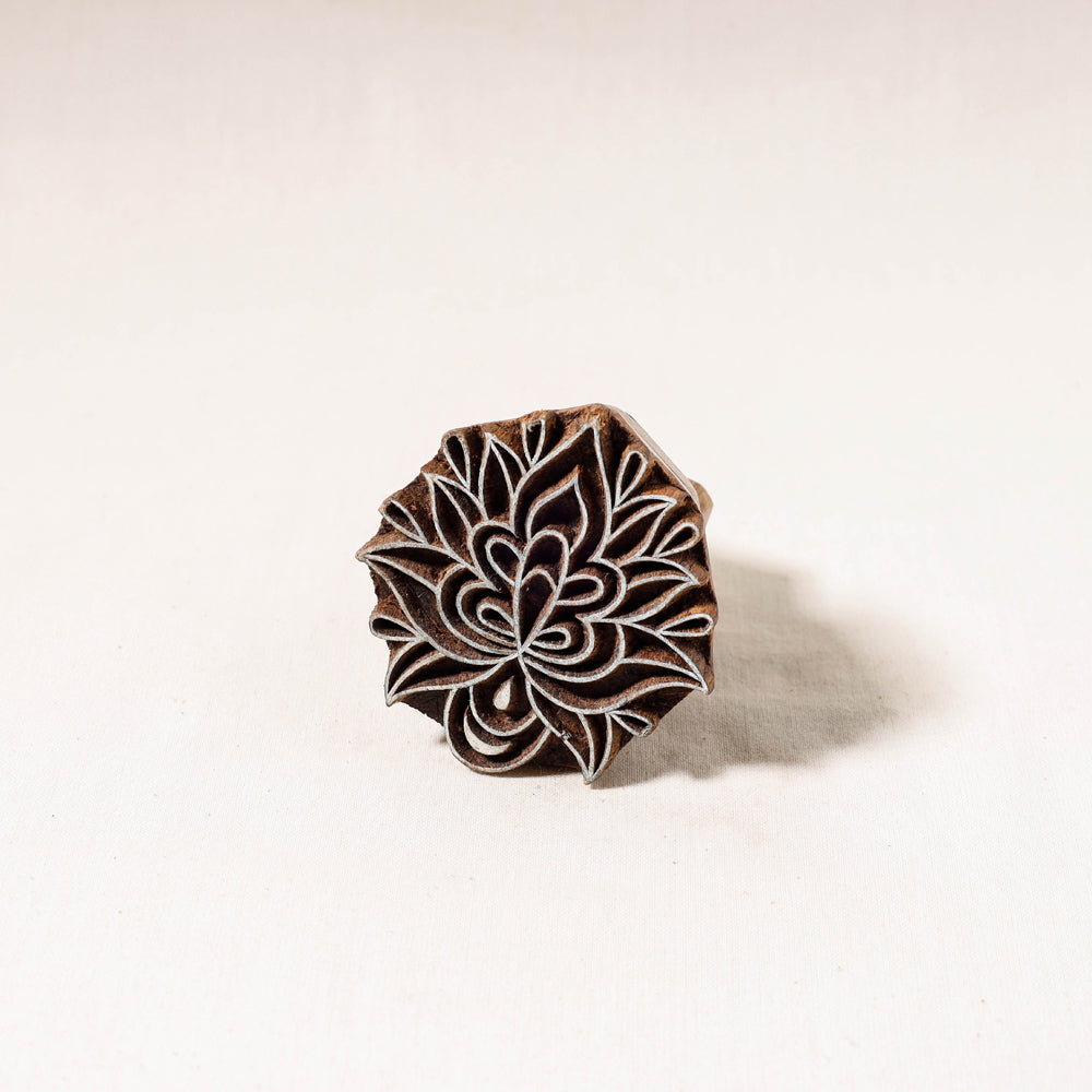 Hand-carved Teak Wood Block Online in India l iTokri.com