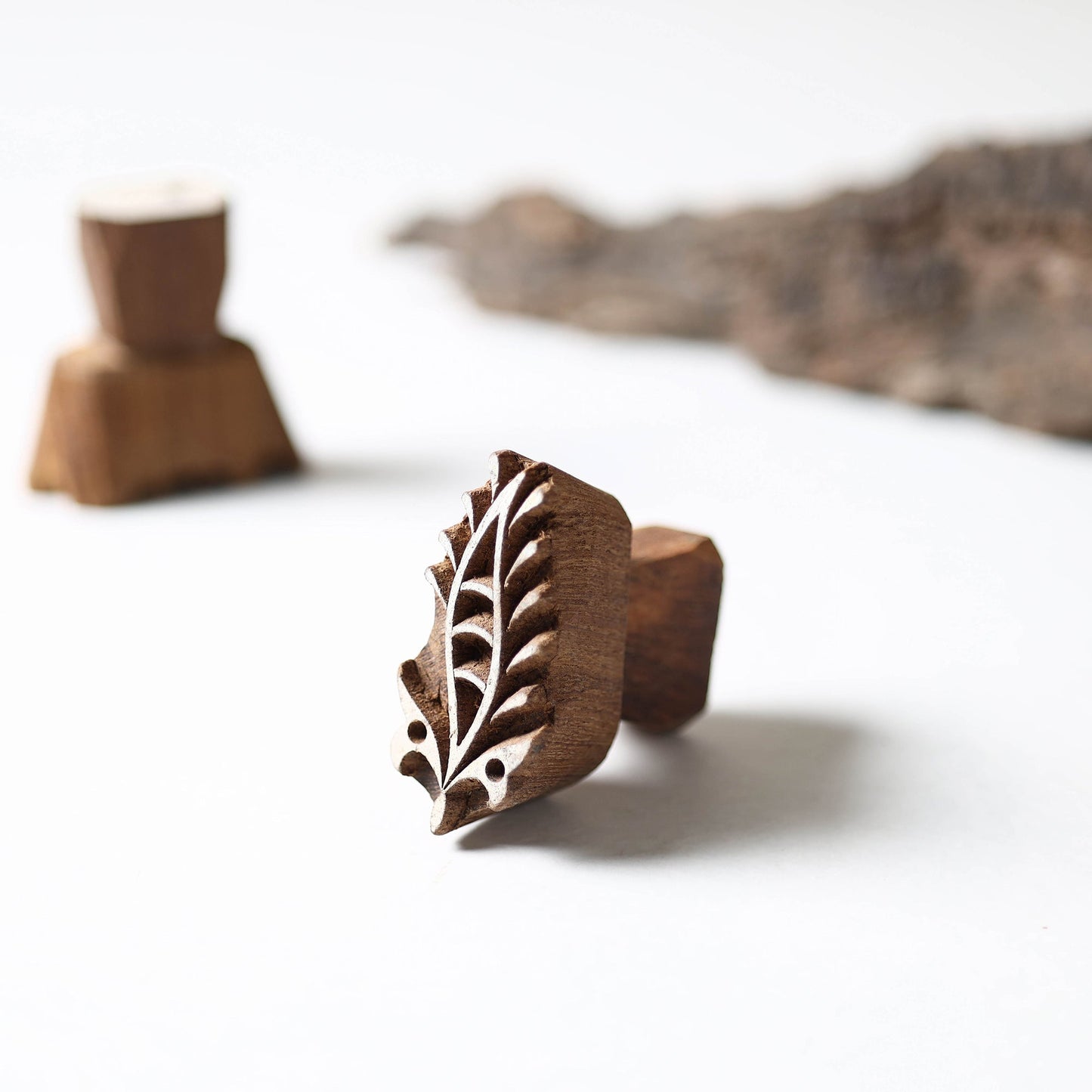 Hand-carved Teak Wood Block Online in India l iTokri.com