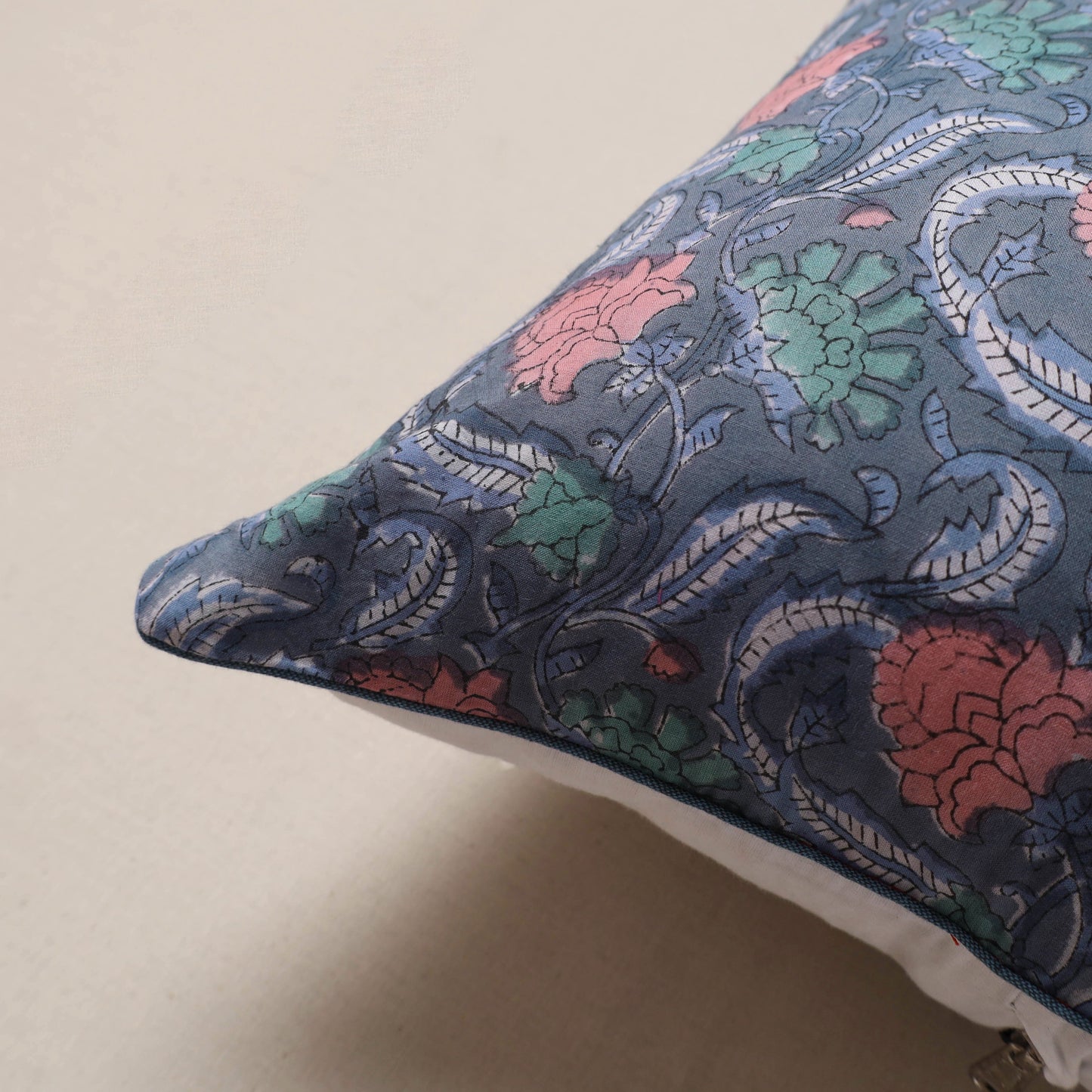 Hand sanganeri cushion cover 08 - handcrafted