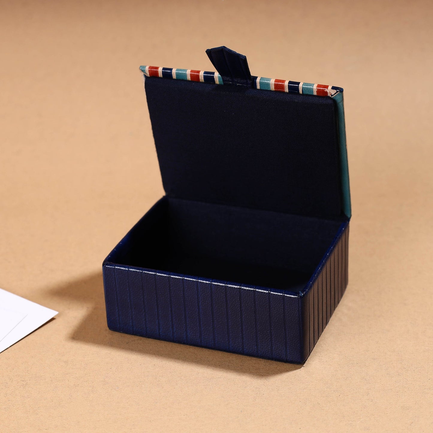 Handcrafted Embossed Leather Card Holder 01